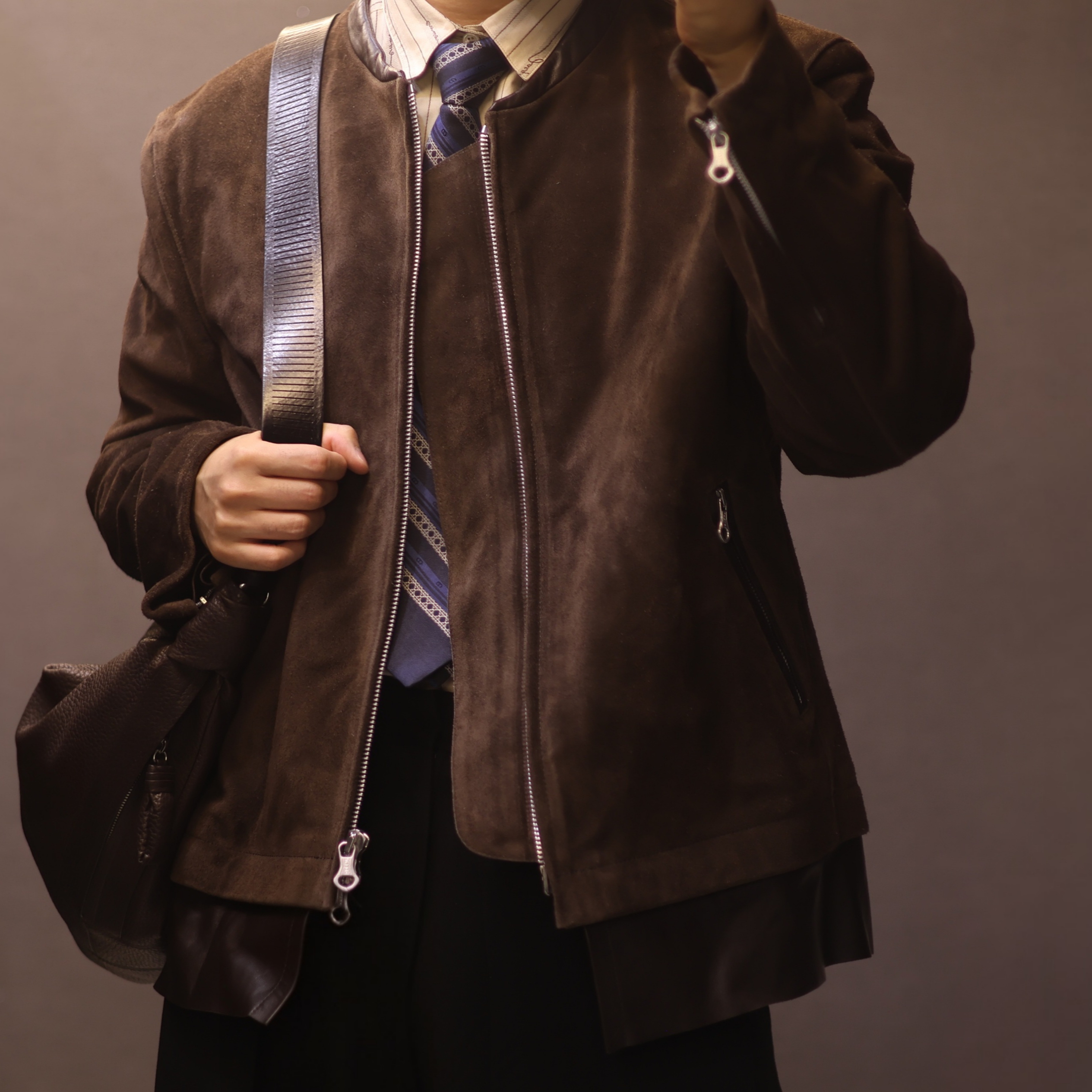 Lemaire Large Rail Belt Croissant Bag Grained Cow Leather Dark Chocolate, Wooyoungmi Wool Wide Folding Pants Black - 25SS 착용 스타일 - 10