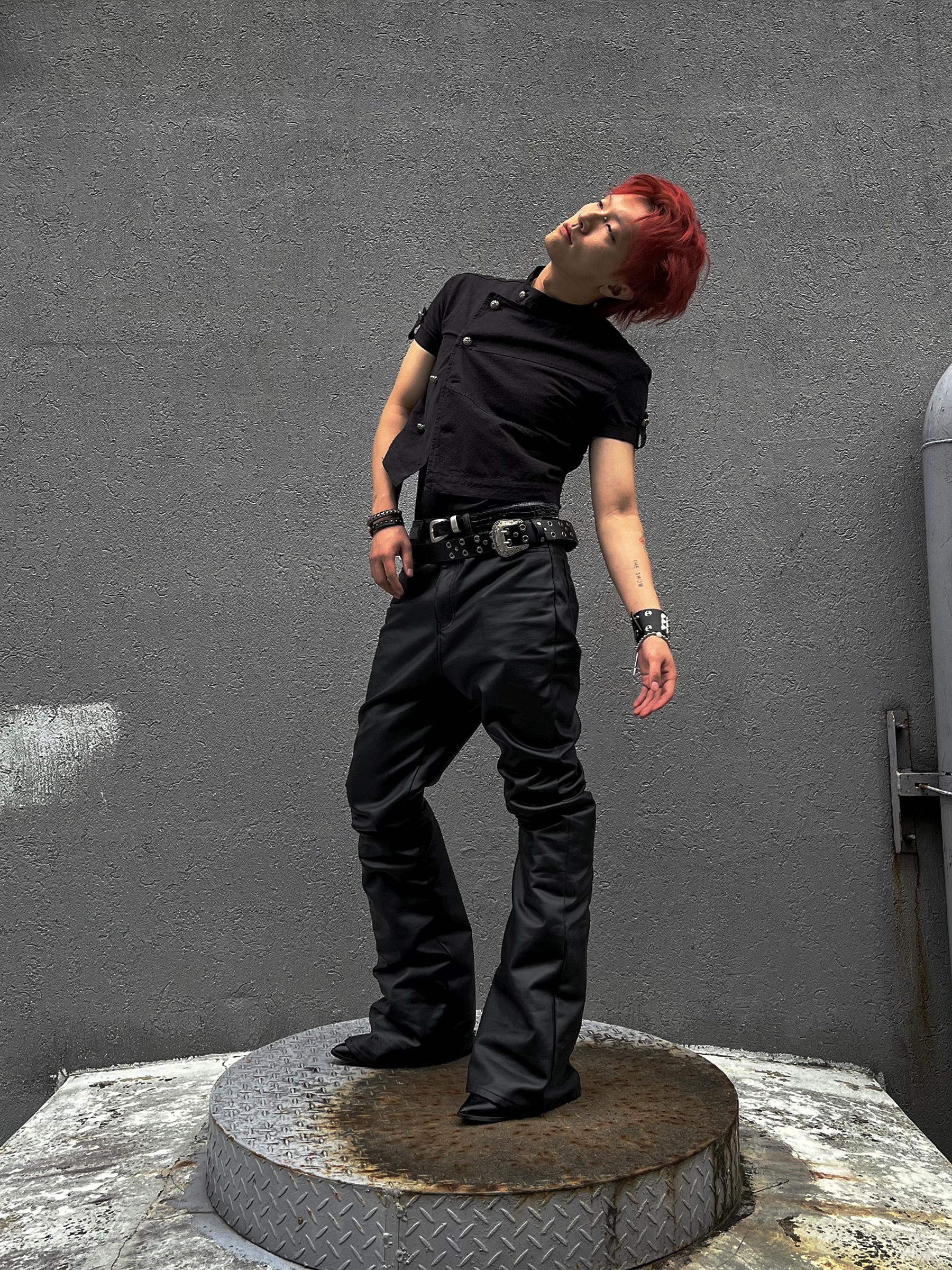 AX CONNECTION Crocodile Texture Belt 착용 스타일 - 1
