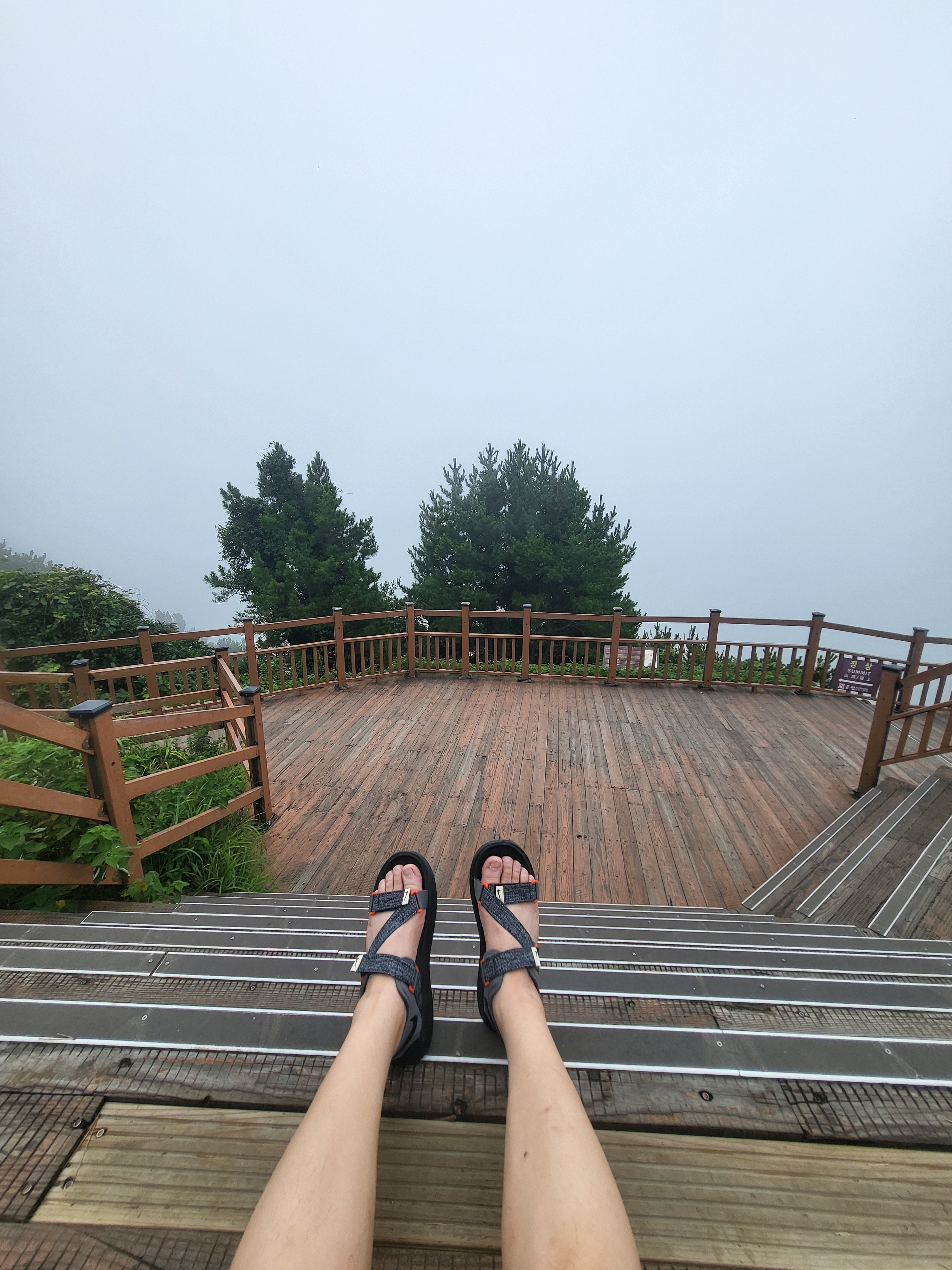 Nike Vista Sandal Smoke Grey 착용 스타일 - 3