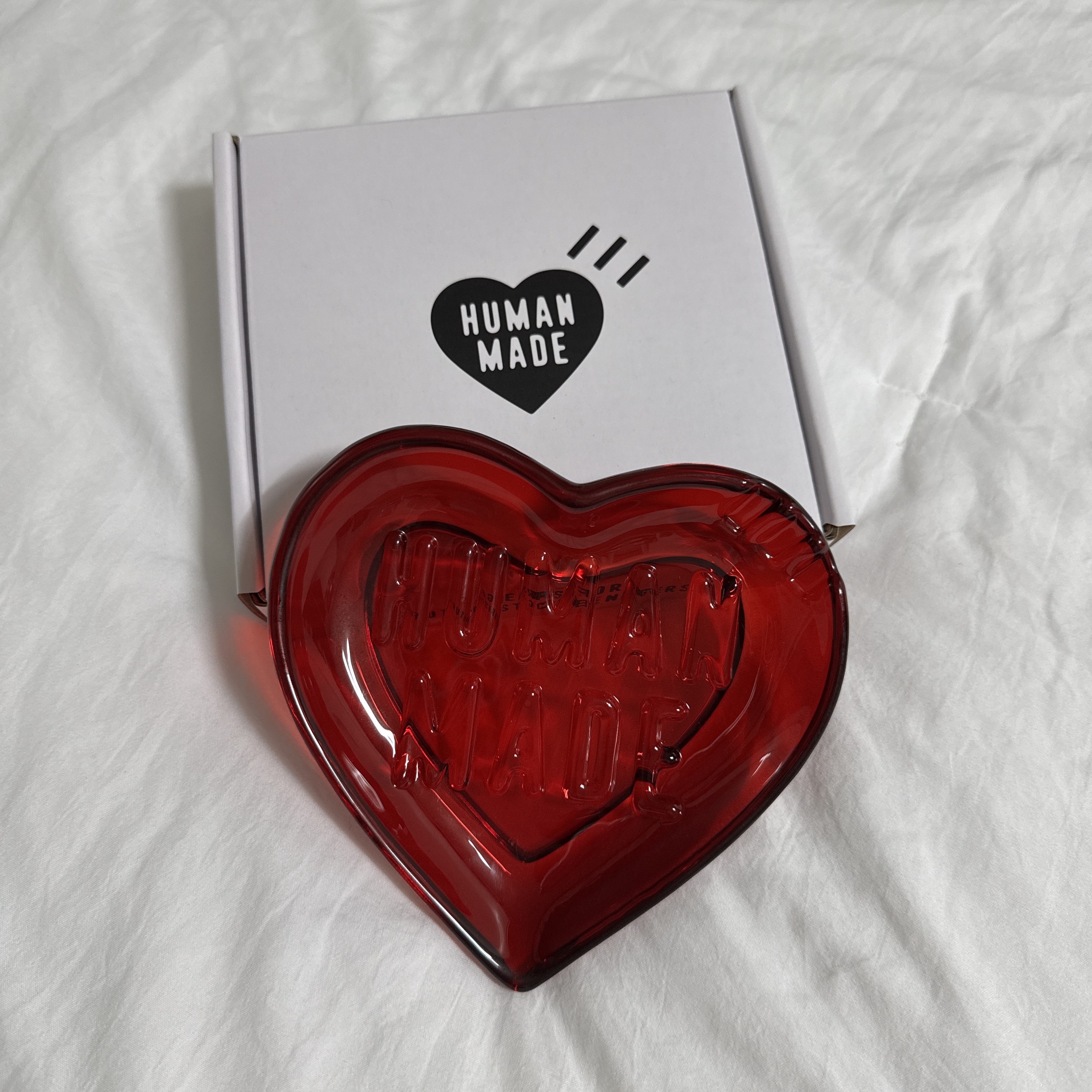 Human Made Heart Glass Tray Red, Human Made x Blue Bottle Coffee Key Charm Blue 착용 스타일 - 3