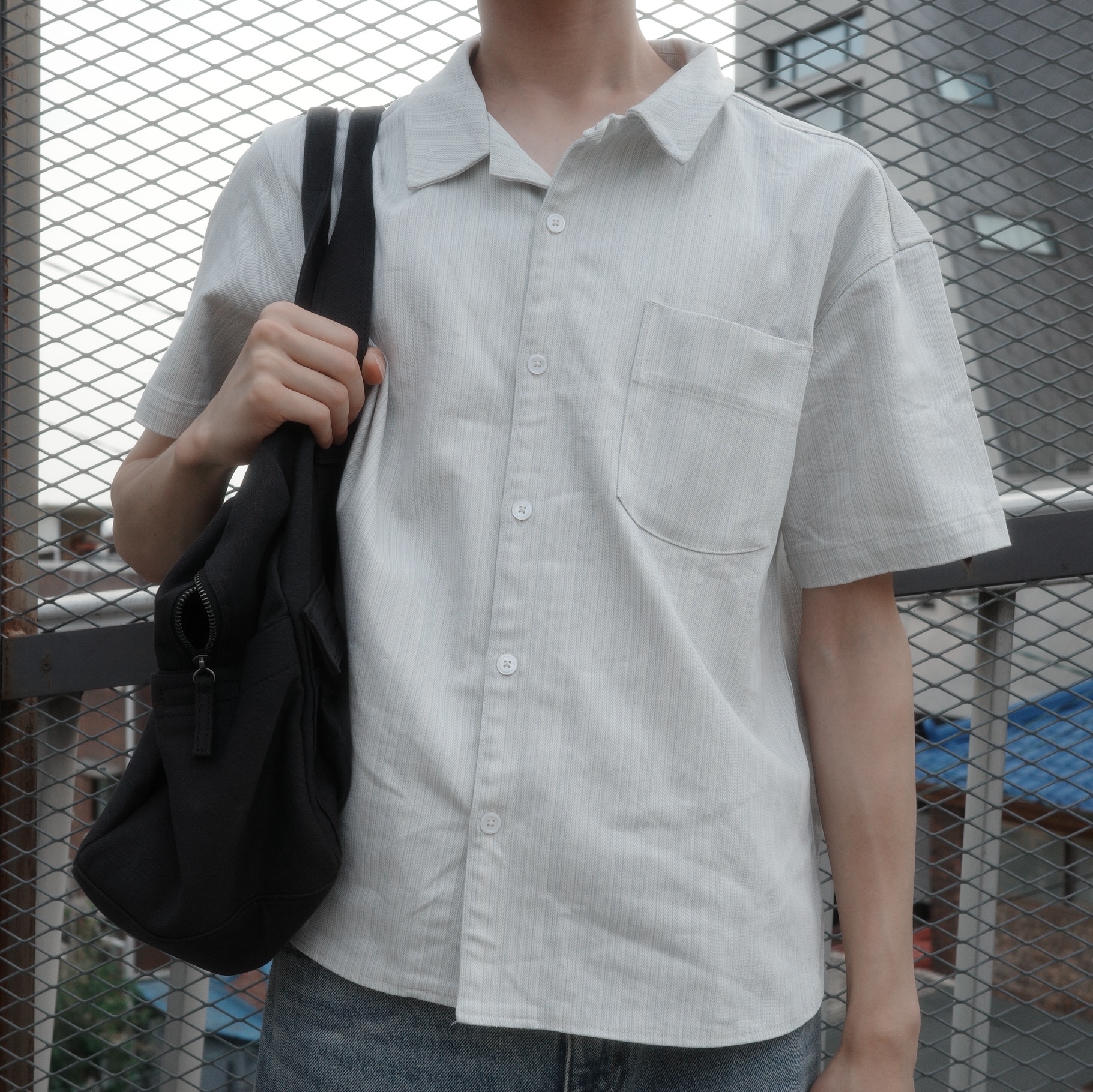 Millo Archive Tonal Weave Half Shirt Light Blue, Millo Archive Bleak Overdyed Boston Bag Black 착용 스타일 - 5