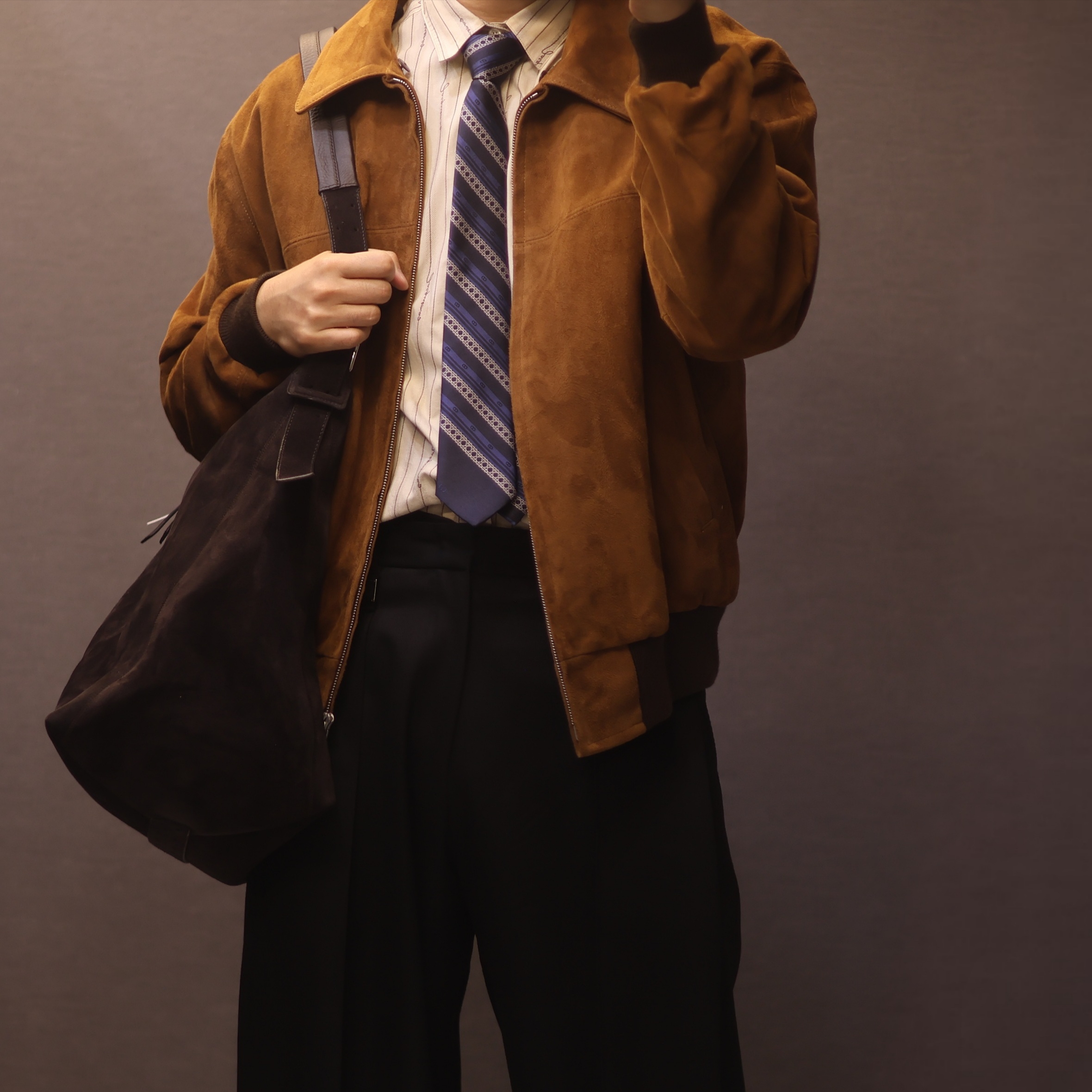 Lemaire Large Rail Belt Croissant Bag Grained Cow Leather Dark Chocolate, Wooyoungmi Wool Wide Folding Pants Black - 25SS 착용 스타일 - 5