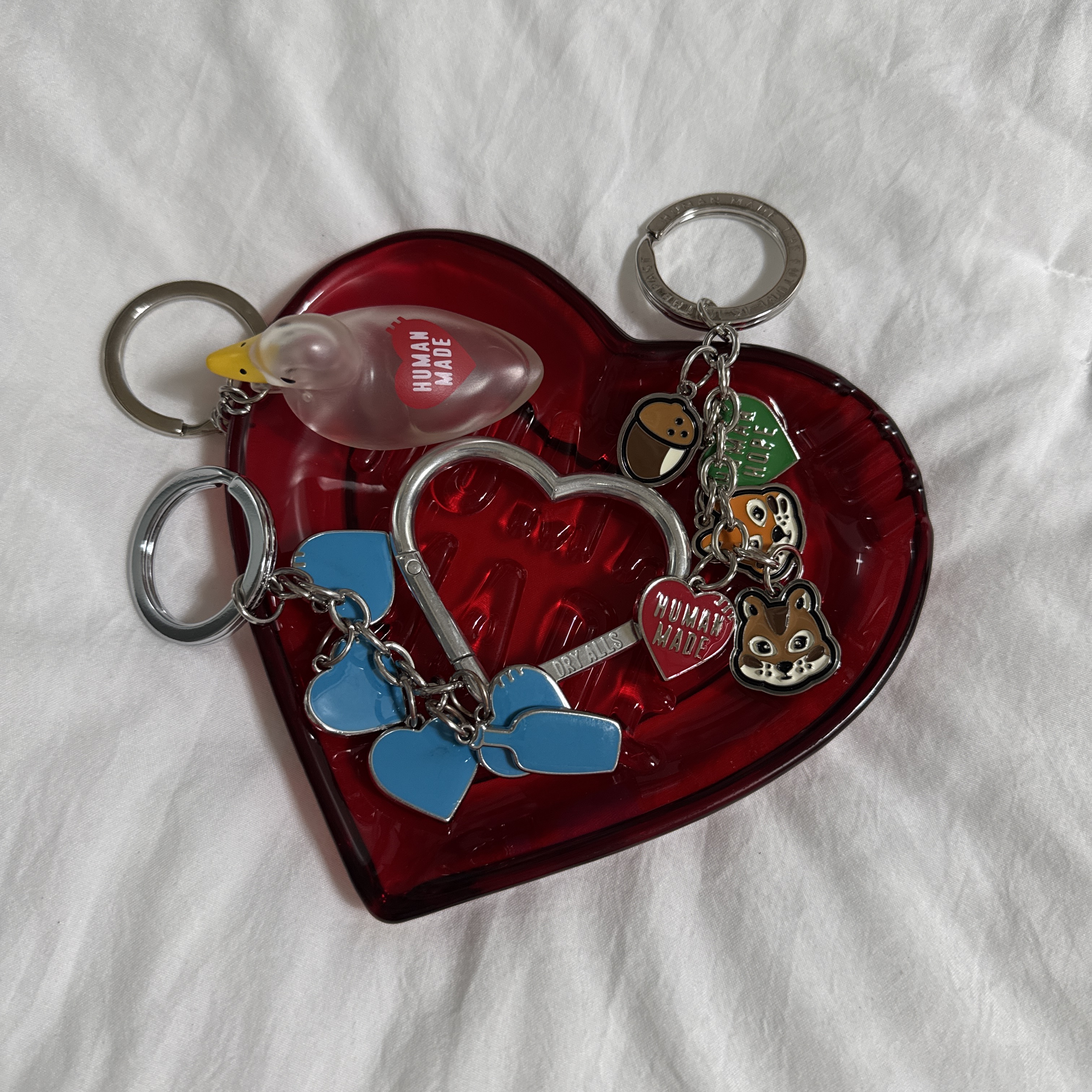 Human Made Heart Glass Tray Red, Human Made x Blue Bottle Coffee Key Charm Blue 착용 스타일 - 2