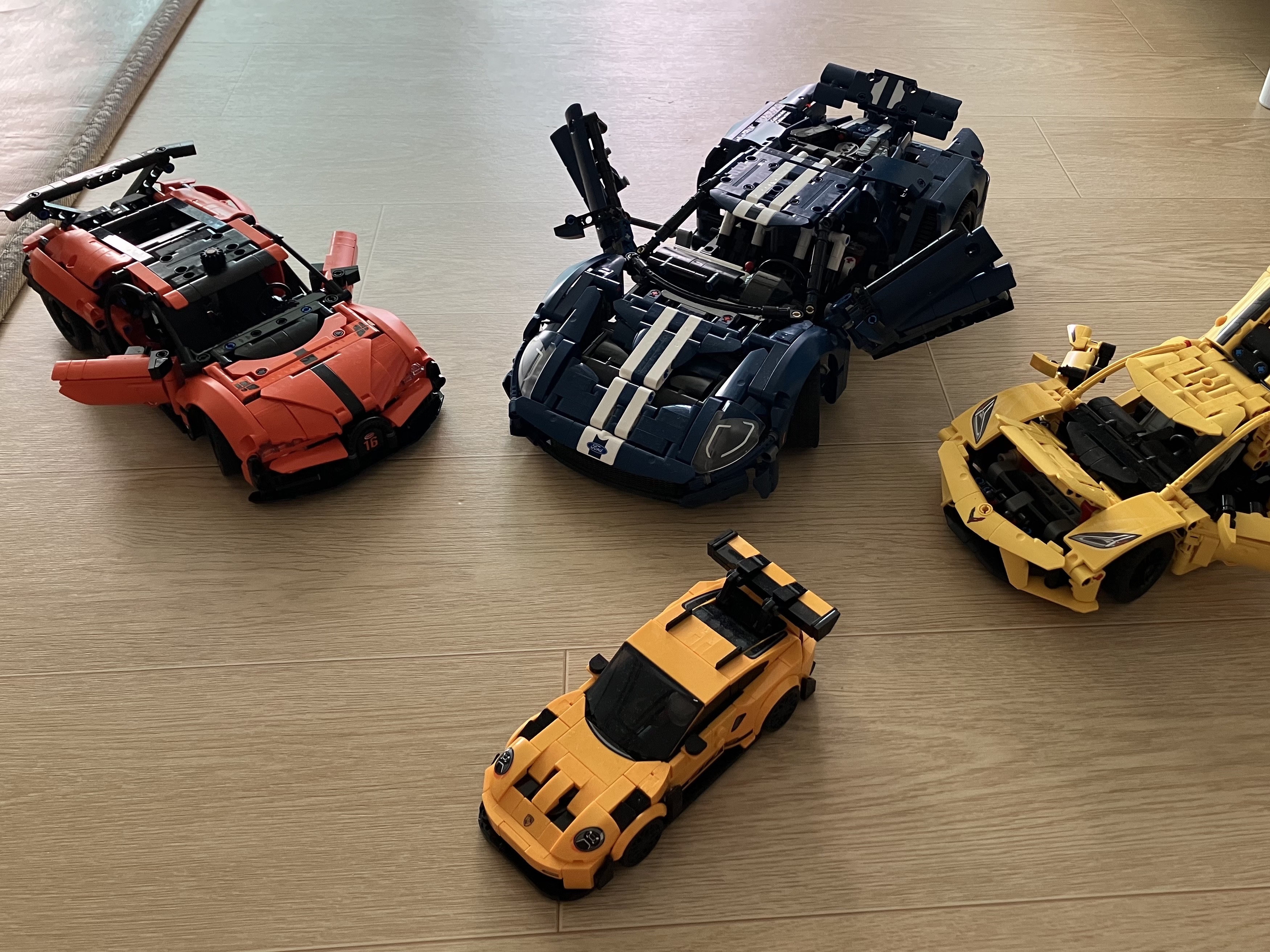 Lego 2022 Ford GT, Lego Technic Bugatti Chiron Pur Sport Hypercar 착용 스타일
