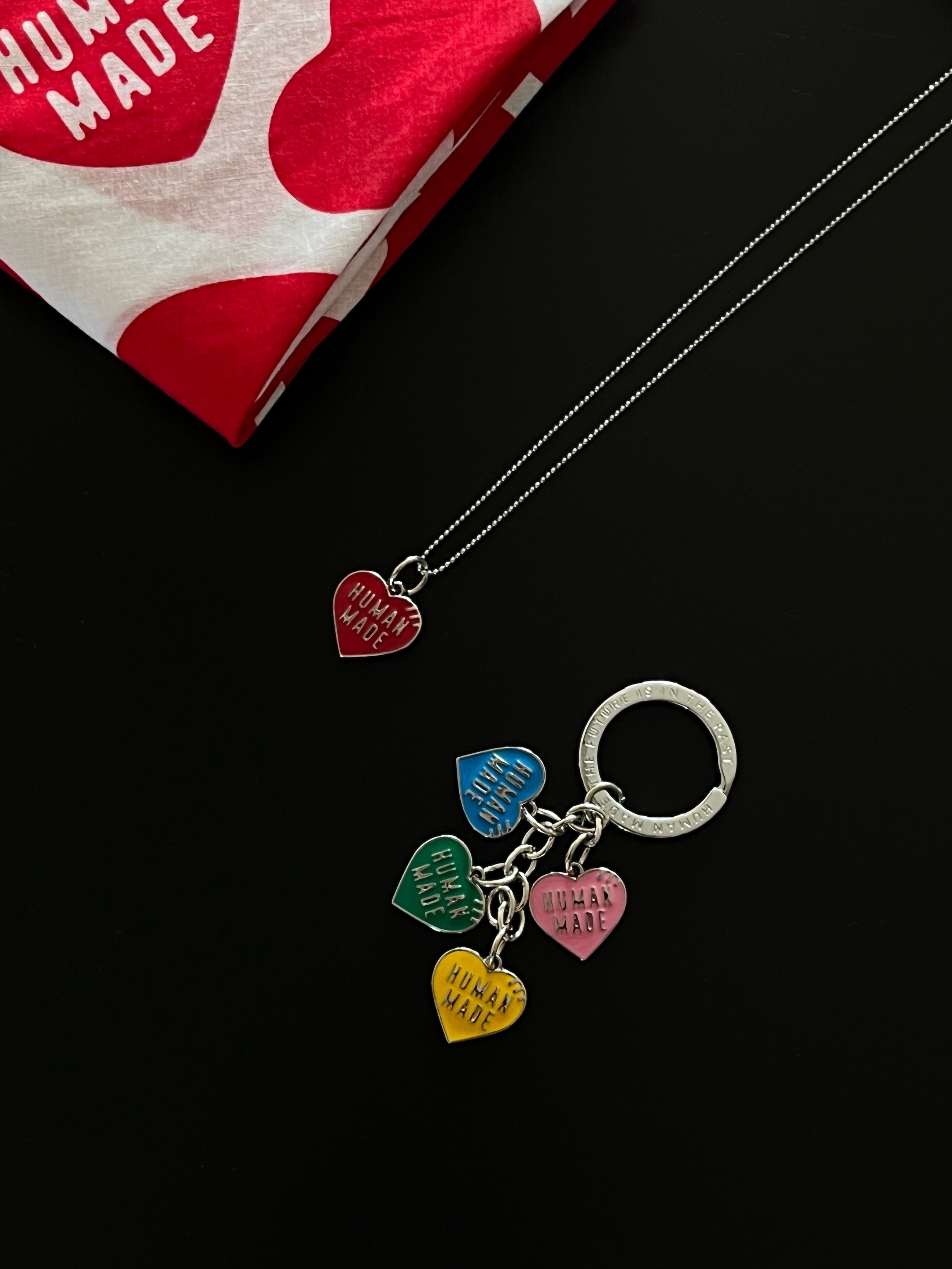 Human Made Heart Key Charm Red, Human Made Heart Big Bandana Red 착용 스타일