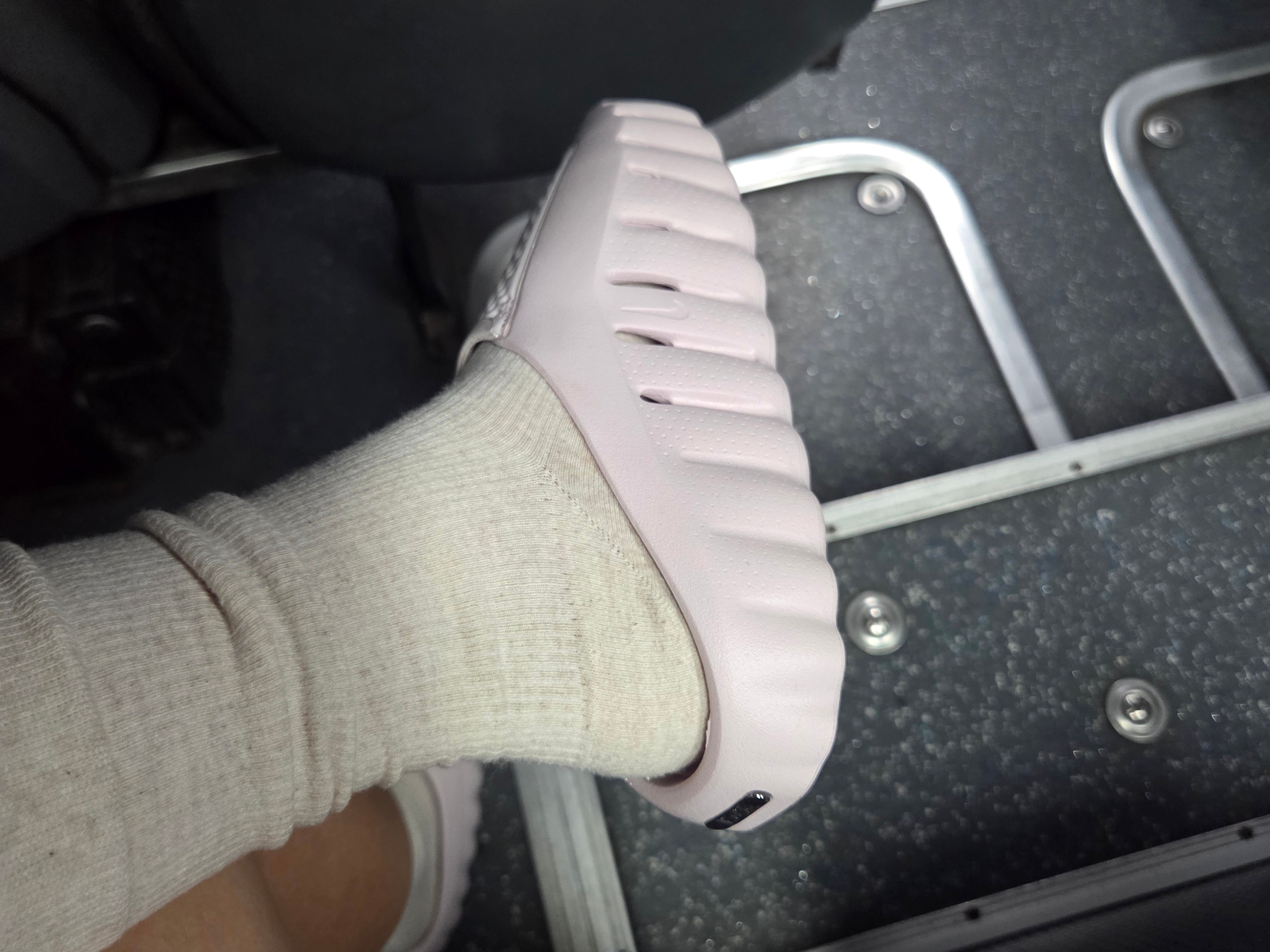 (W) Nike Mind 001 Pearl Pink Hyper Crimson 착용 스타일