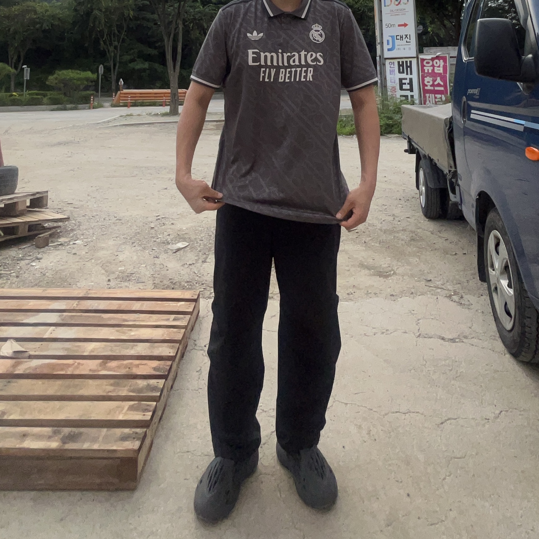 Adidas Real Madrid 2024/25 3rd Jersey Charcoal - KR Sizing (Non Marking Ver.) 착용 스타일