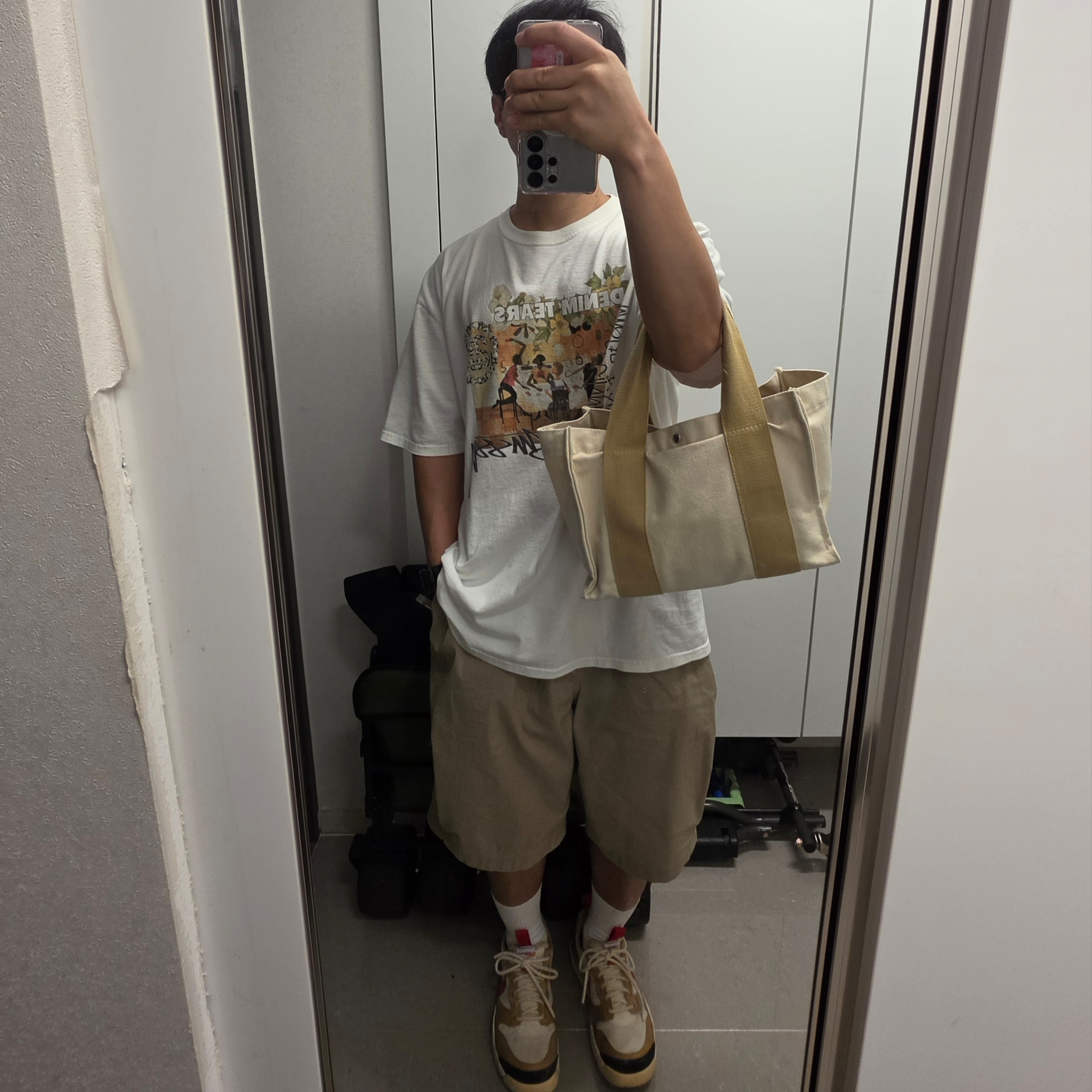 Stussy x Denim Tears Annie Lee T-Shirt White 착용 스타일