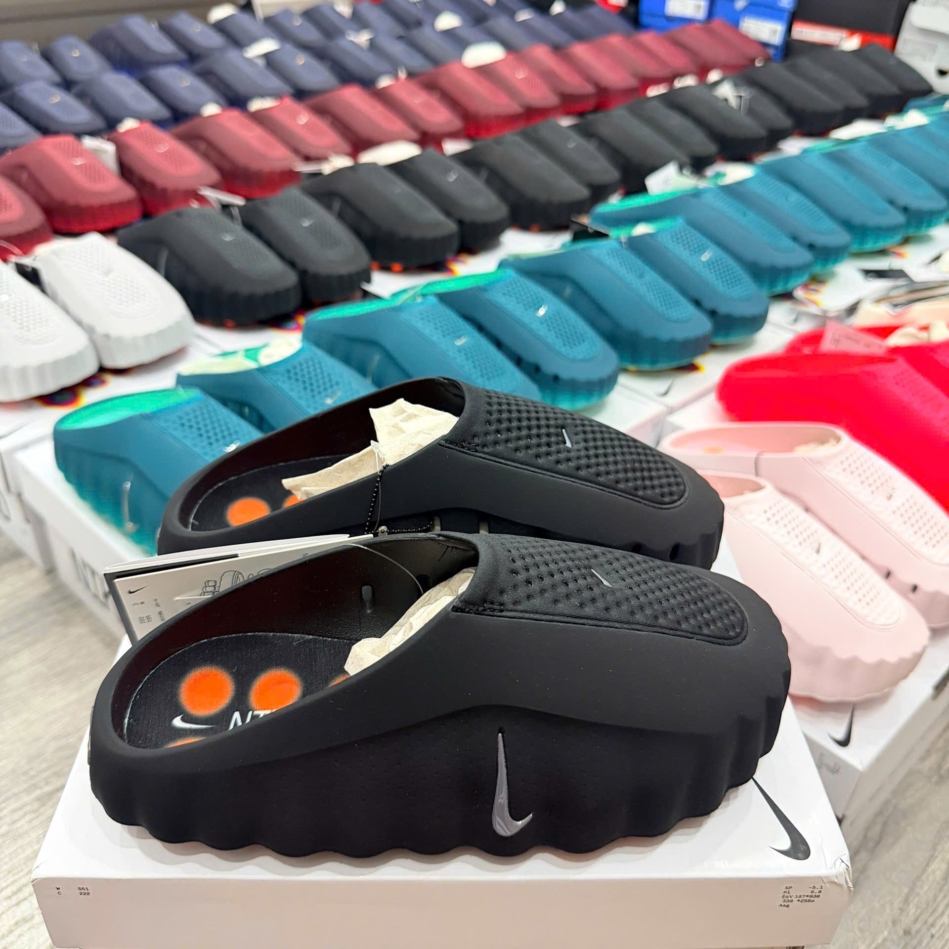 (W) Nike Mind 001 Sail Hyper Crimson, Nike Mind 001 Blackened Blue Metallic Copper 착용 스타일 - 5