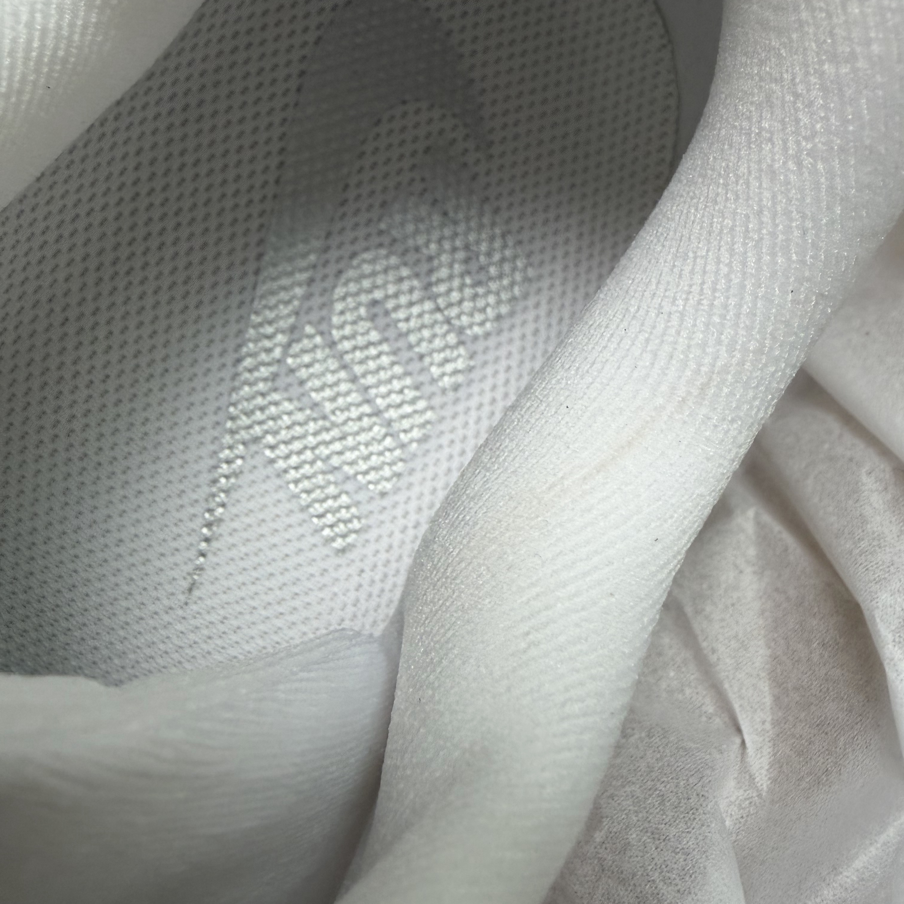 Nike Vomero Plus White Photon Dust 착용 스타일 - 3