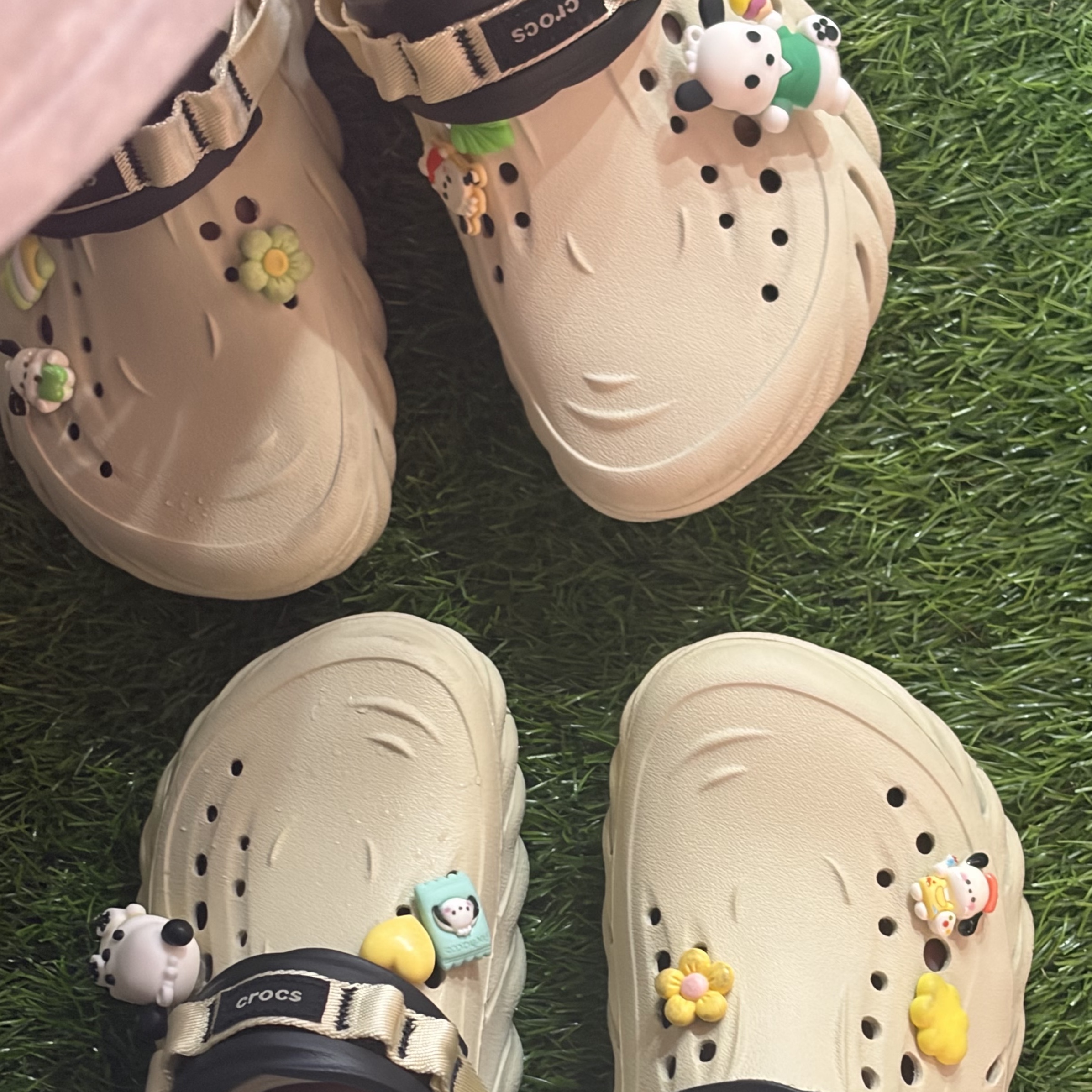 Crocs Echo Clog Bone Black 착용 스타일