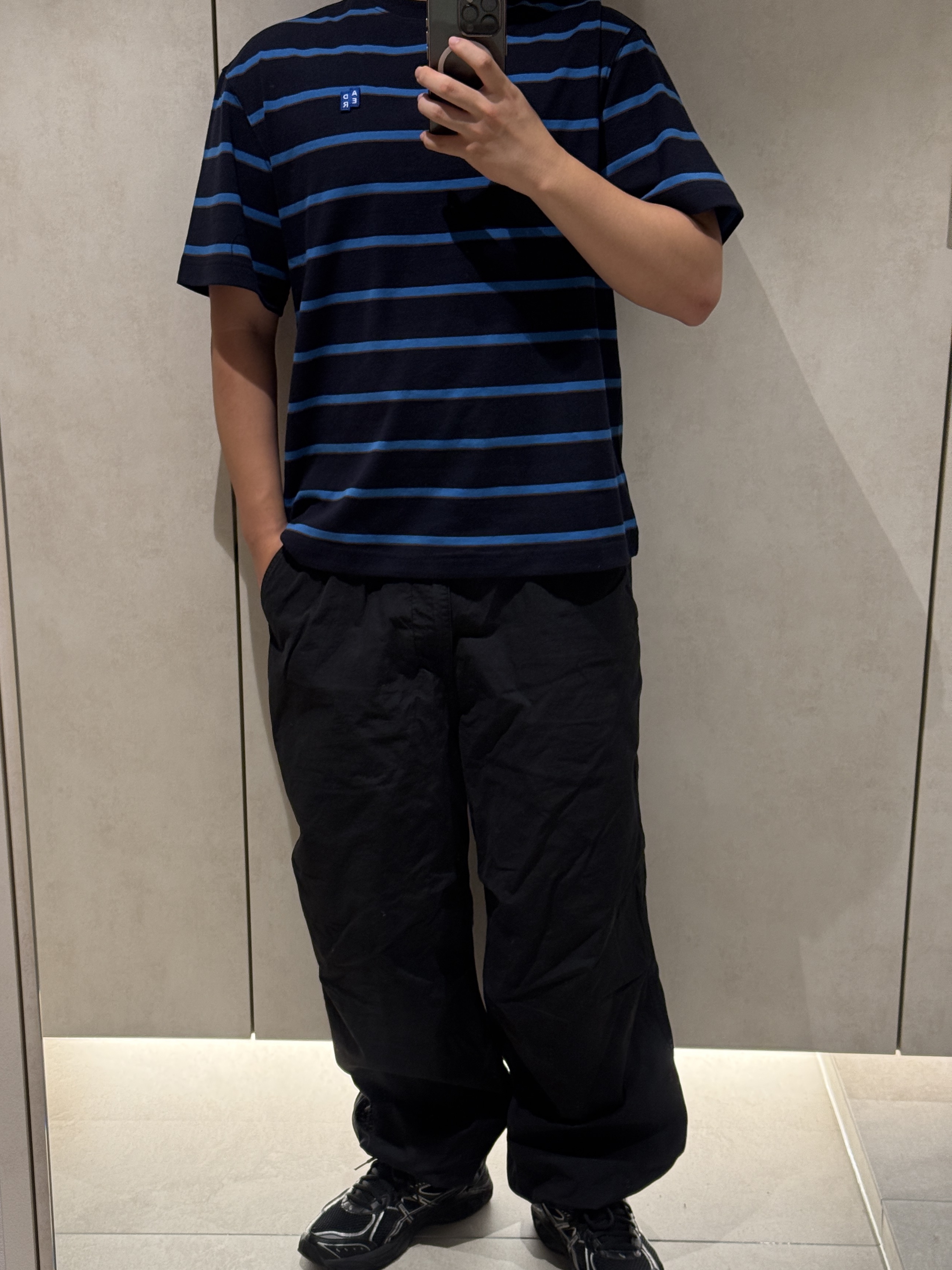 Ader Error Sig; BL Tag T-Shirt 10 Navy, Asics GT-2160 Black Pure Silver 착용 스타일 - 1