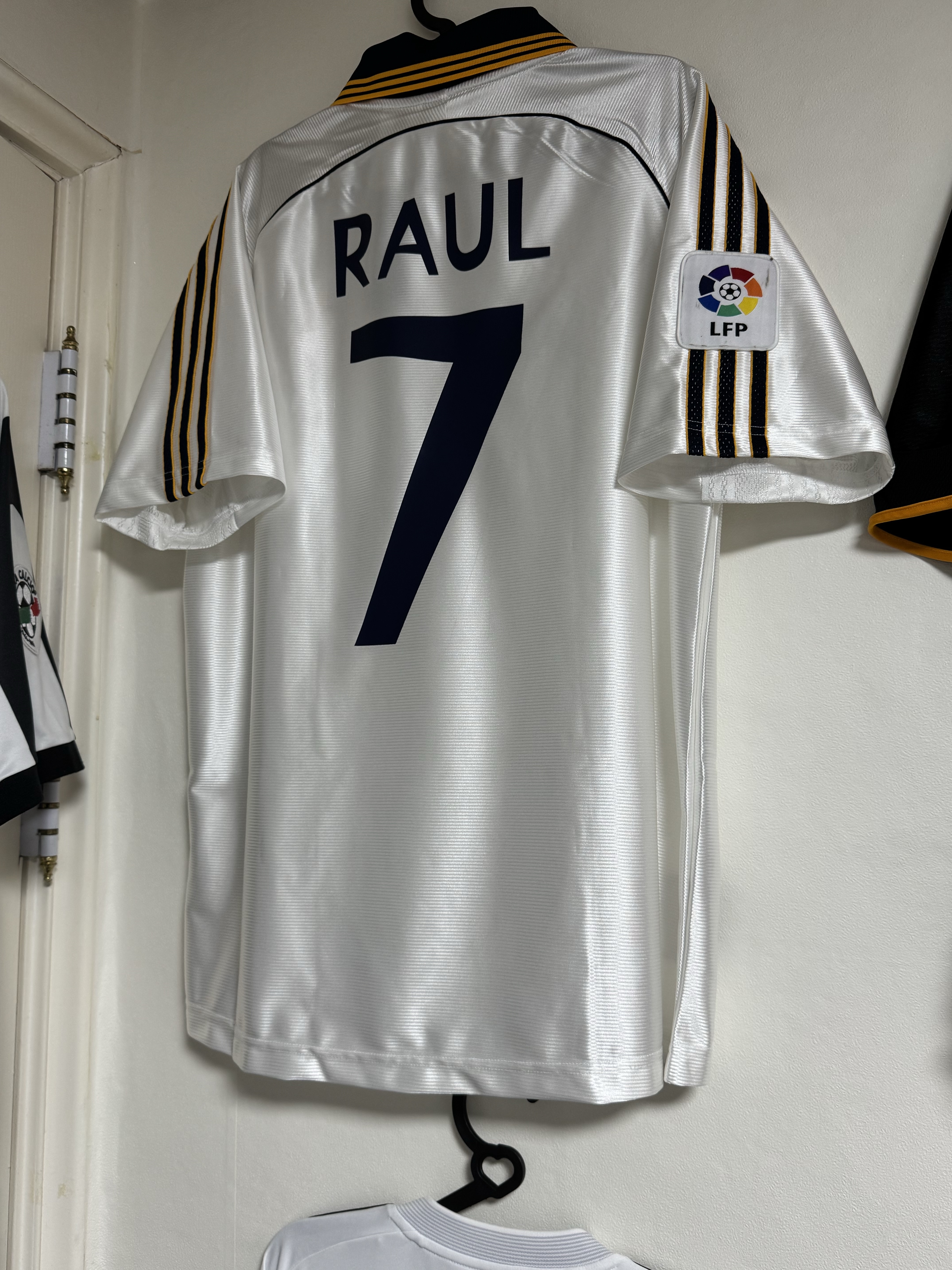 Adidas Real Madrid 99/00 Home Jersey White - KR Sizing (Non Marking Ver.) 착용 스타일 - 1