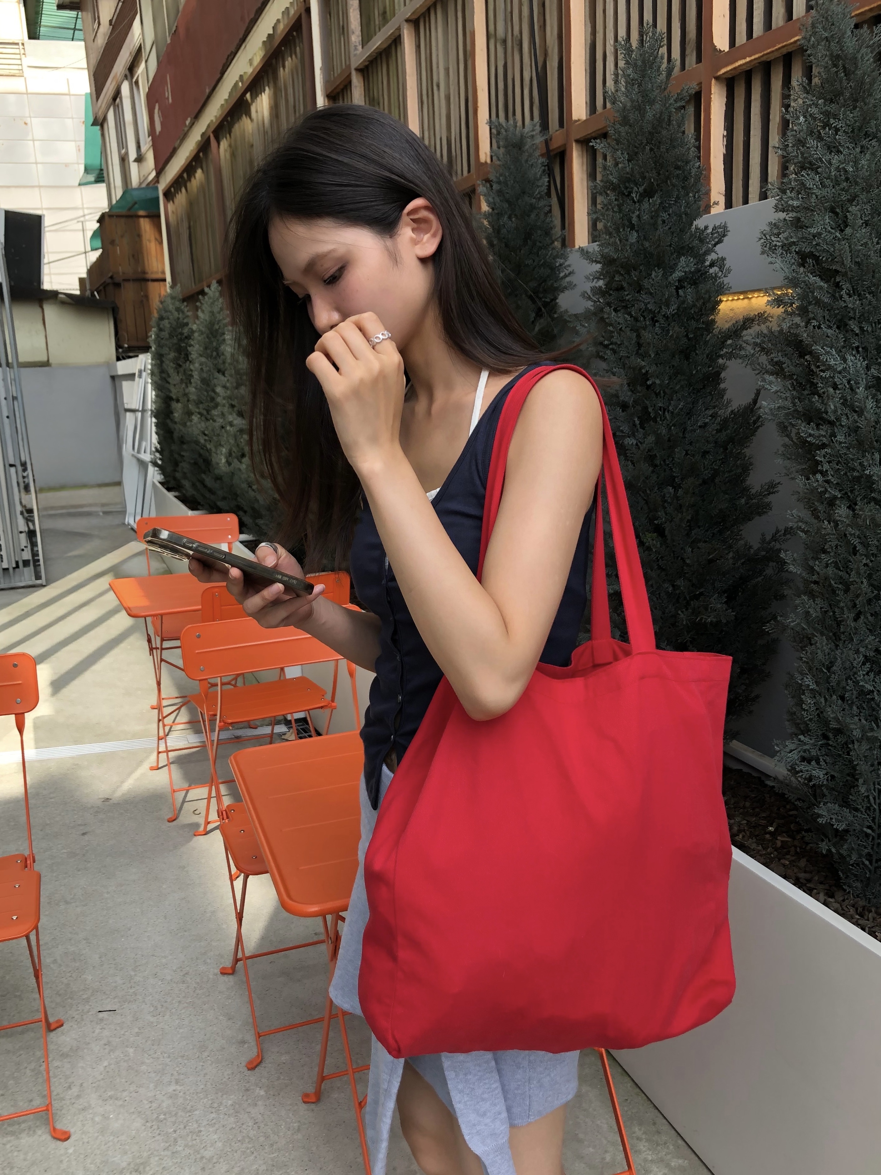 (W) Melissa x Ganni Flip Flop Slim Red 착용 스타일 - 1