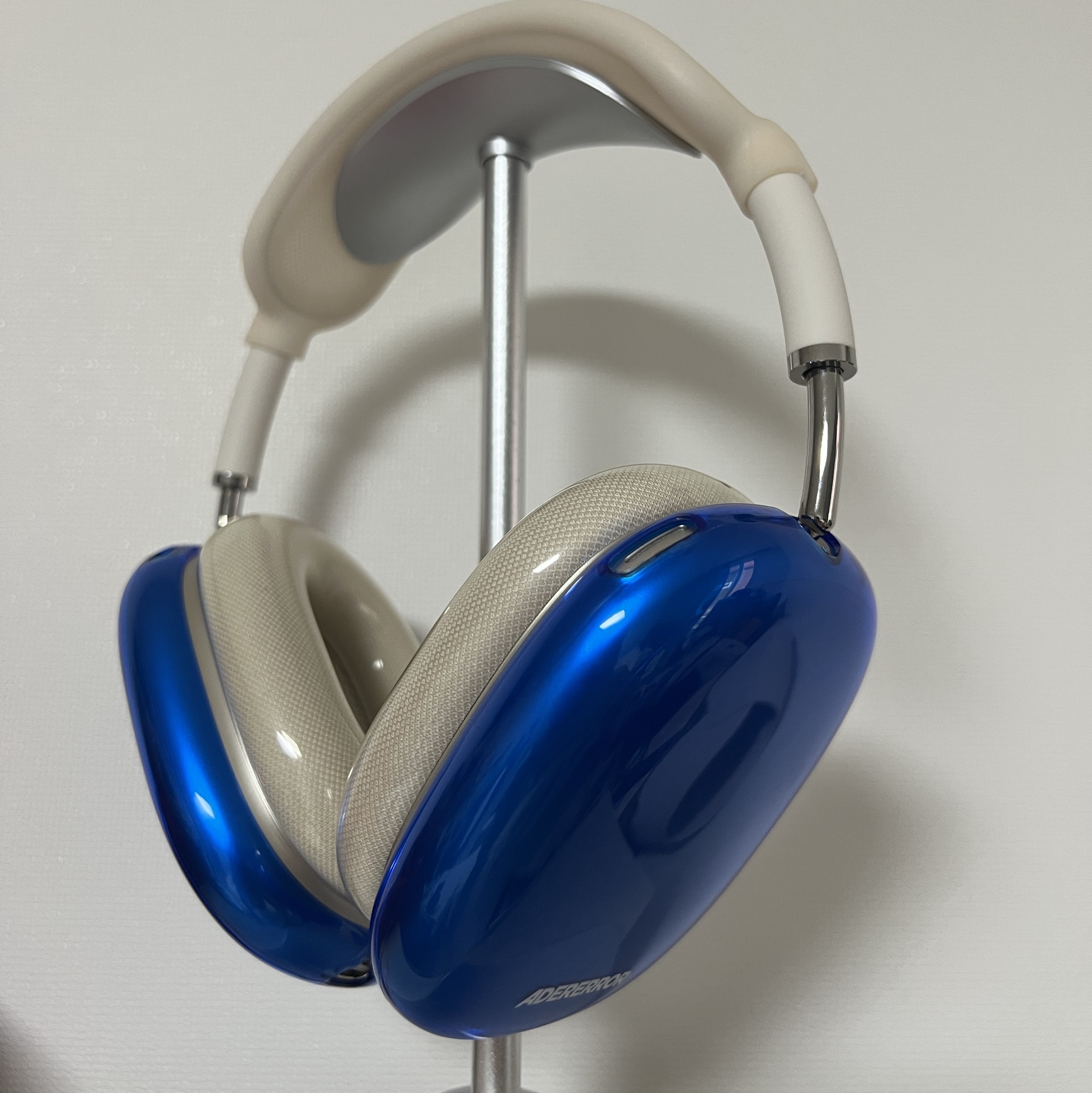Ader Error Standic AirPods Max Case Z-Blue 착용 스타일 - 1
