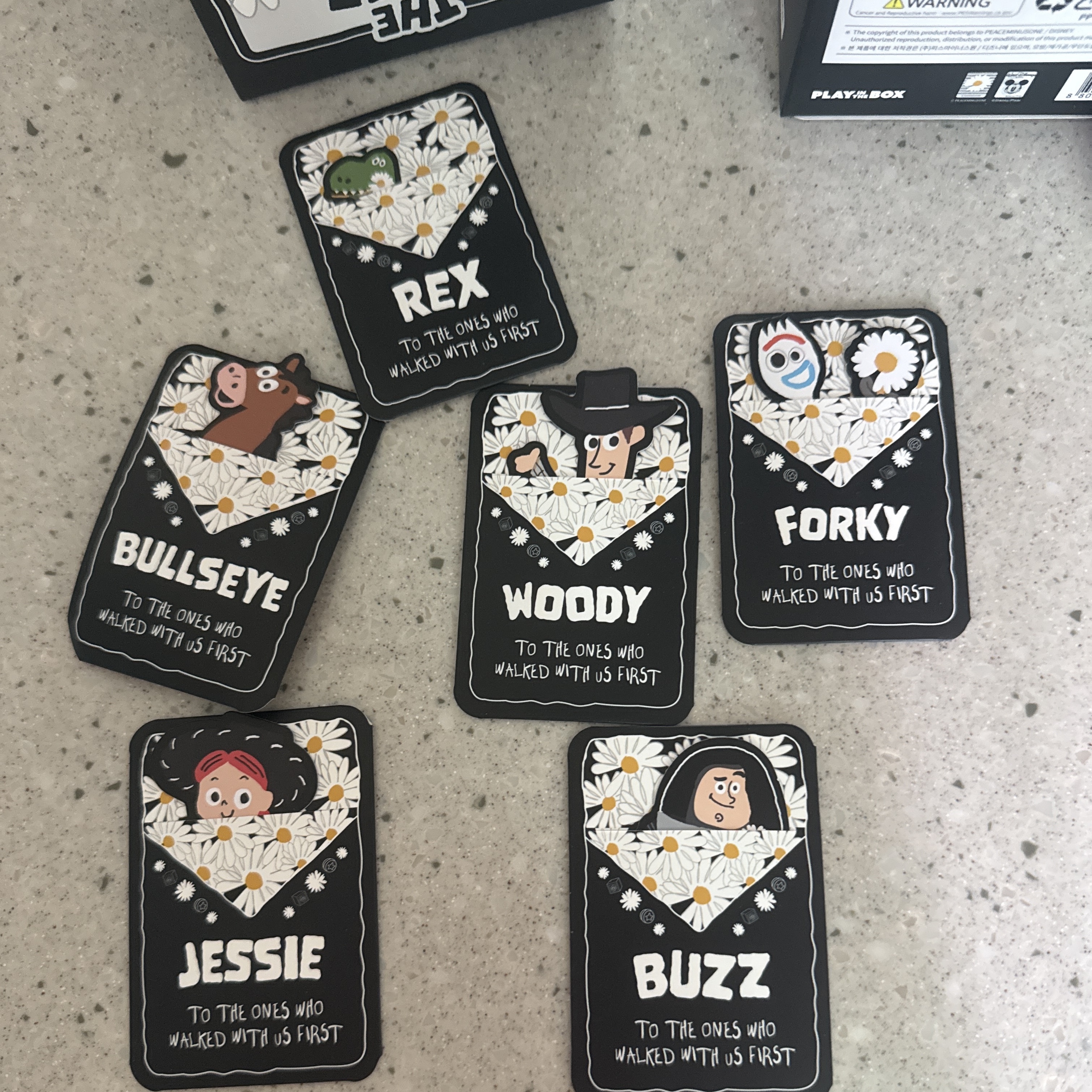 Peaceminusone x Toy Story The First Fan Plush Keyring Sealed Case (6 Blind Boxes) 착용 스타일 - 3