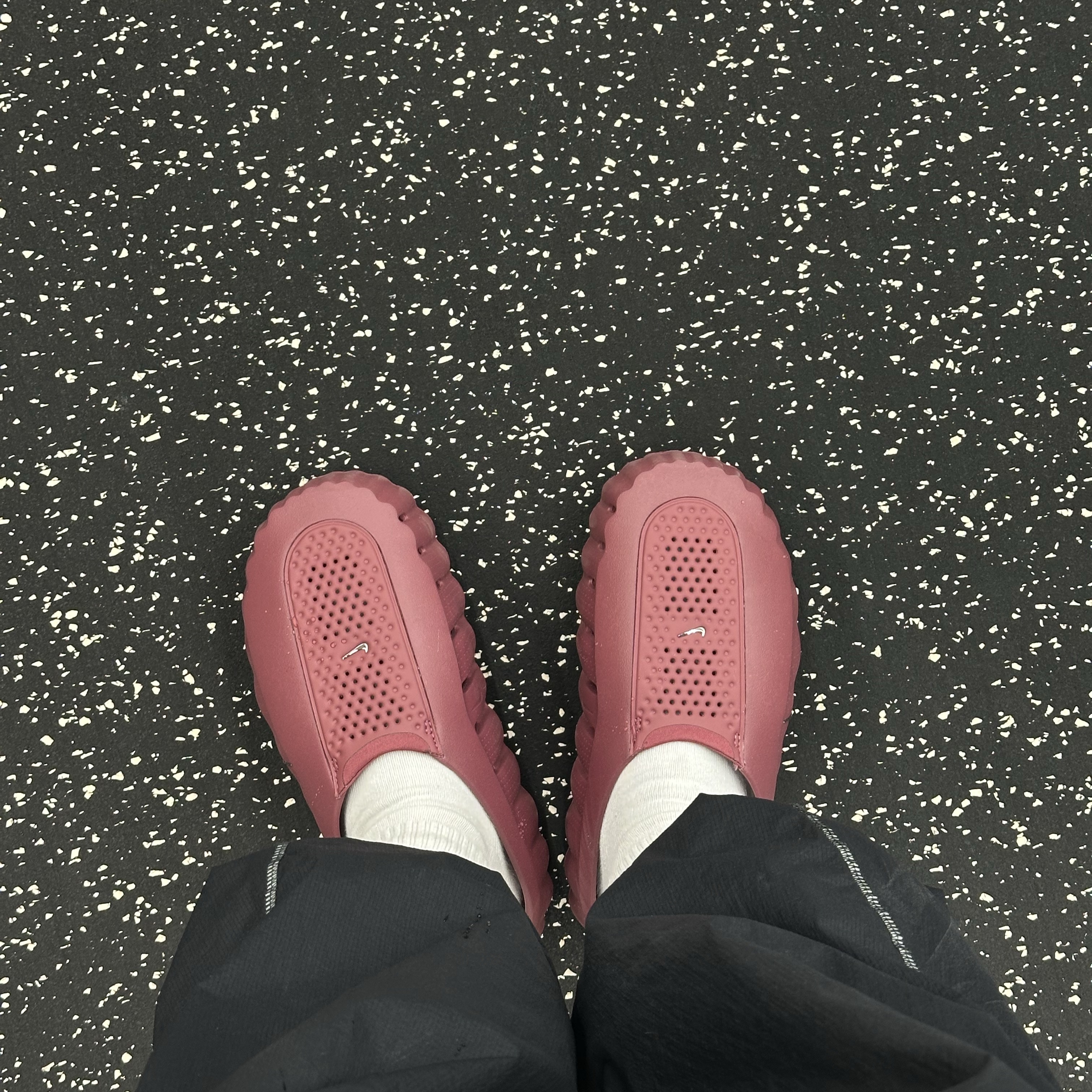 (W) Nike Mind 001 Pink Smoke 착용 스타일 - 1