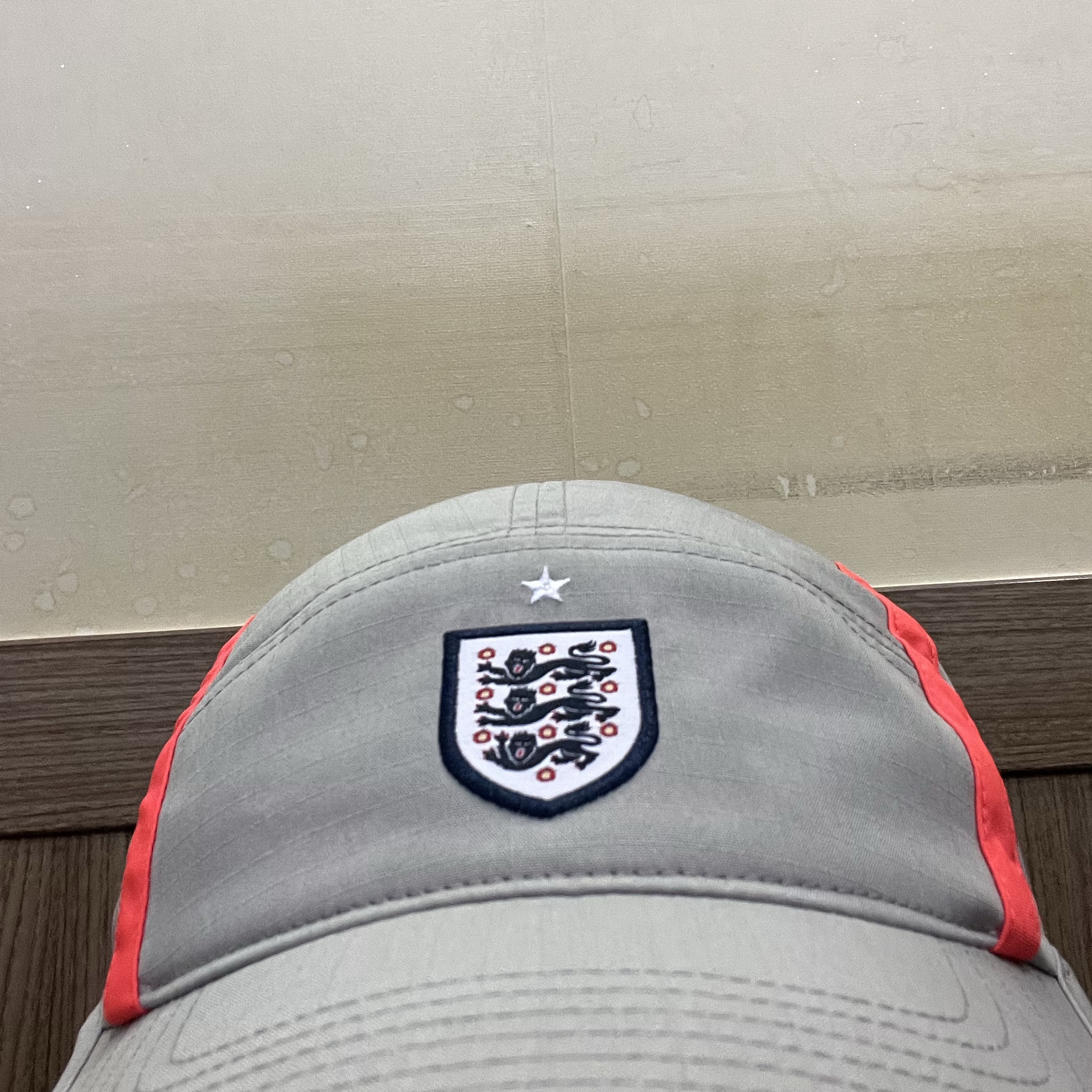 Palace x Nike England Fly Cap Pewter Grey Cool Grey 착용 스타일