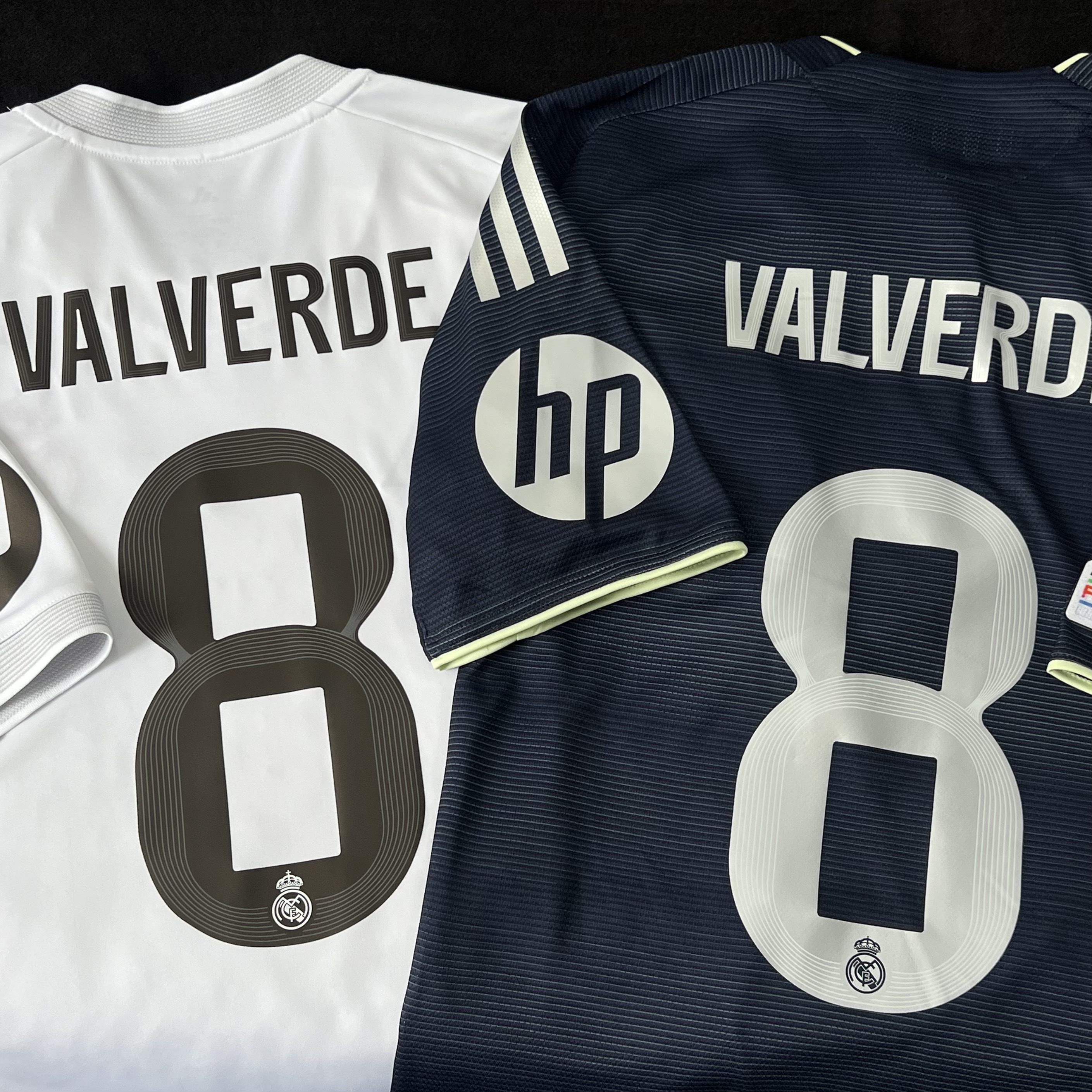 Adidas Real Madrid 2025/26 Home Jersey White - KR Sizing (Non Marking Ver.), Adidas Real Madrid 2025/26 Away Jersey Legend Ink - KR Sizing (Non Marking Ver.) 착용 스타일