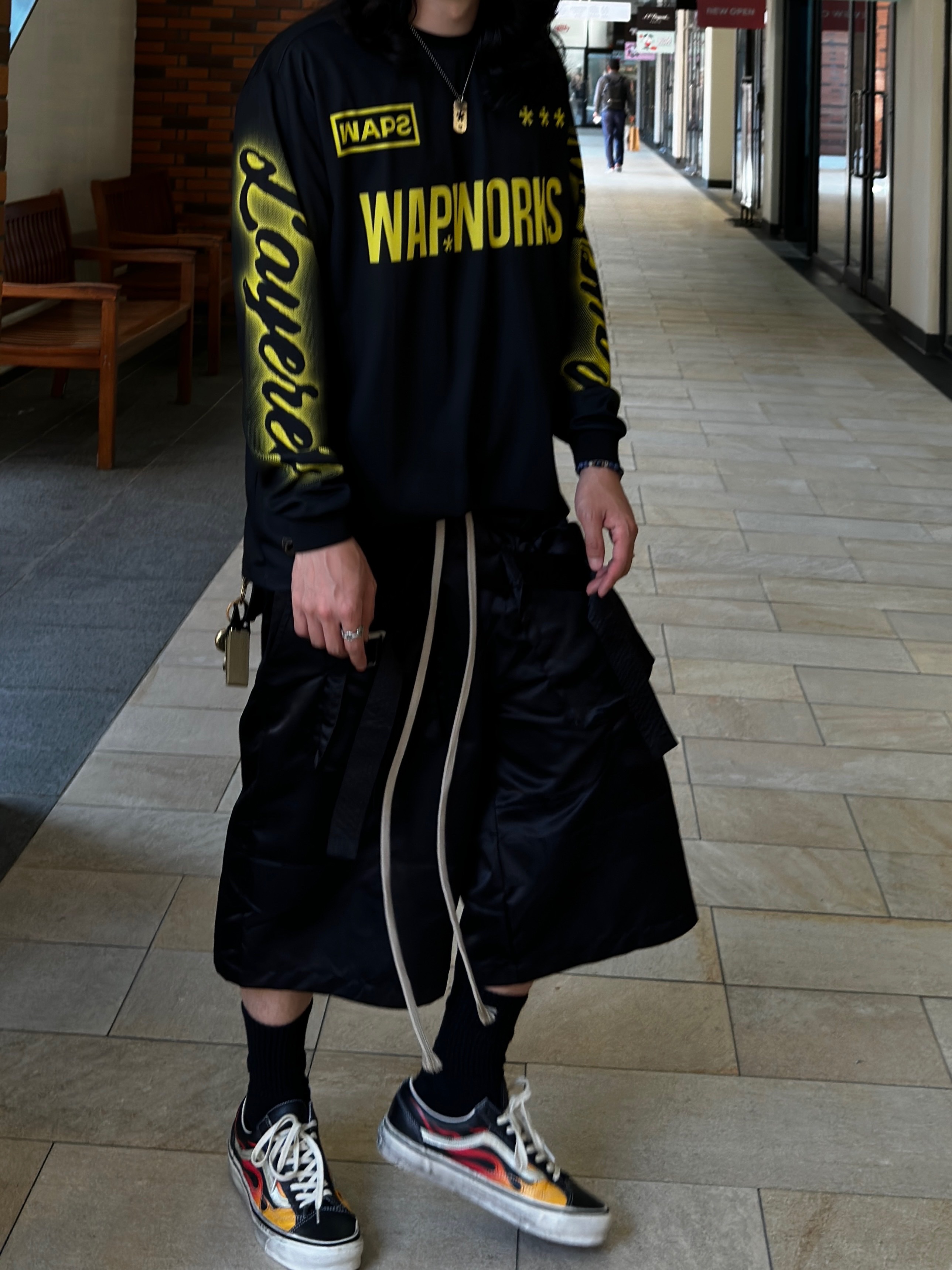 Vans LX Old Skool Flame Black Orange, Wapworks Layered Moto Mesh Jersey Black 착용 스타일 - 5