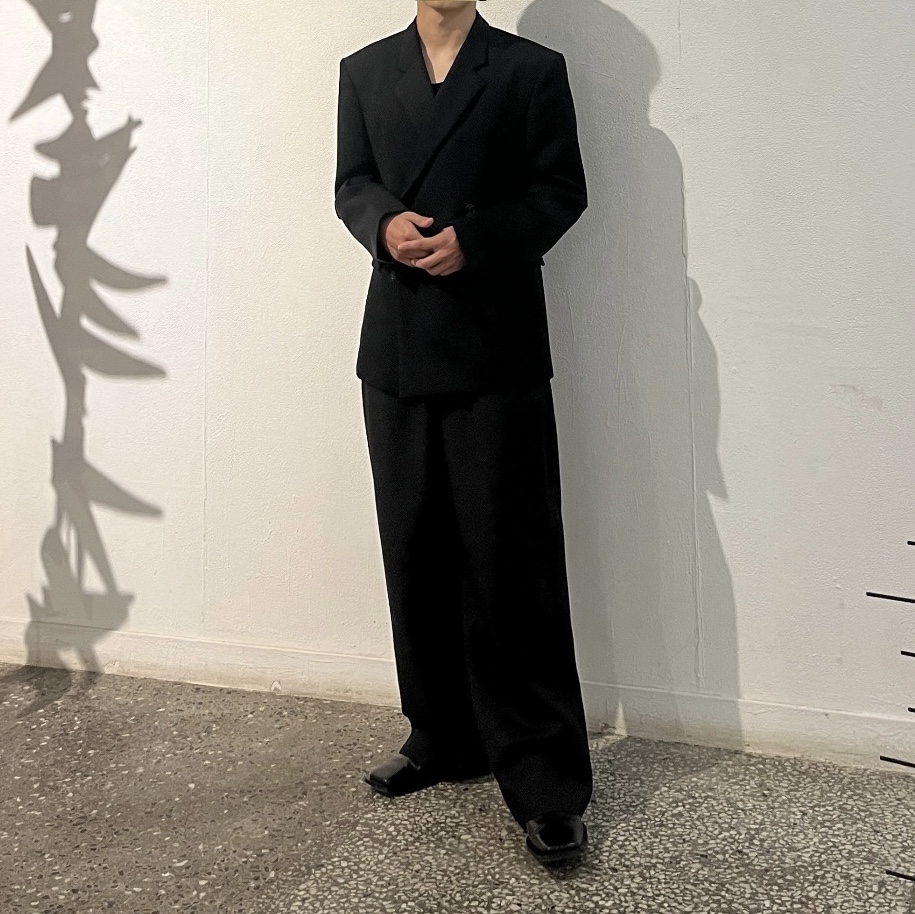 Recto Fluid Double Suit Jacket Dark Navy, Recto Fluid Tuck Detail Suit Pants Dark Navy 착용 스타일