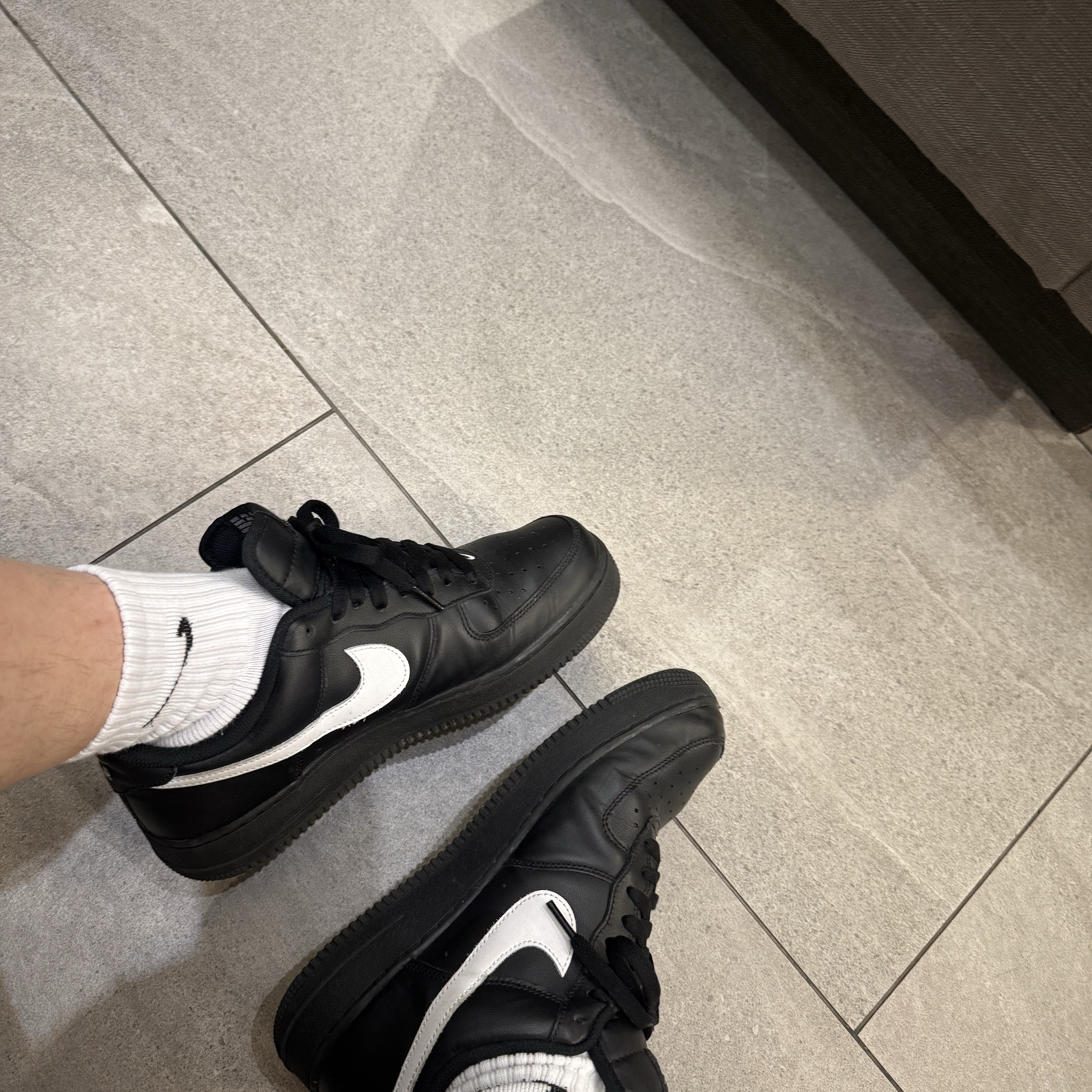 Nike Air Force 1 '07 Black White 착용 스타일