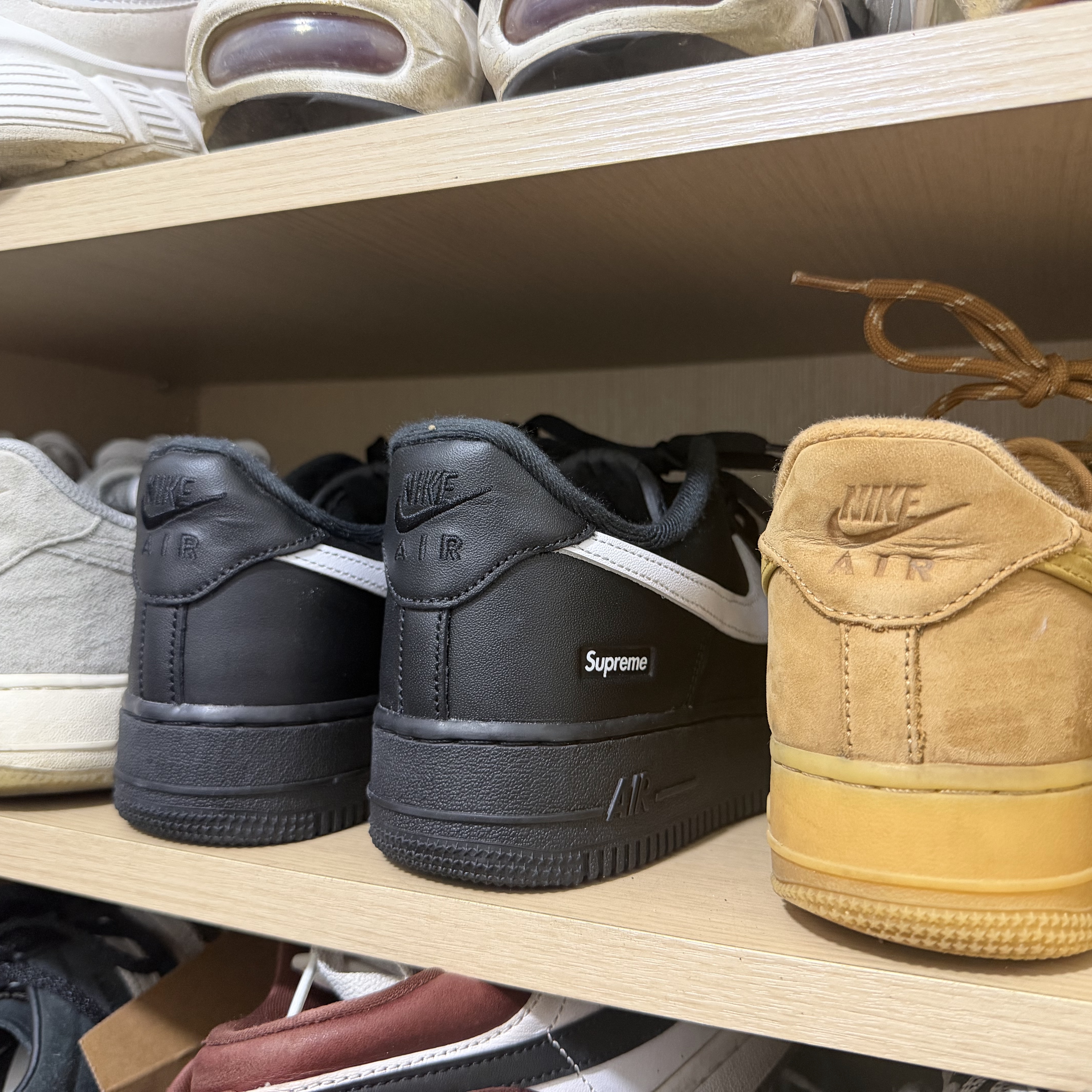 Nike x Supreme Air Force 1 Low Black 착용 스타일