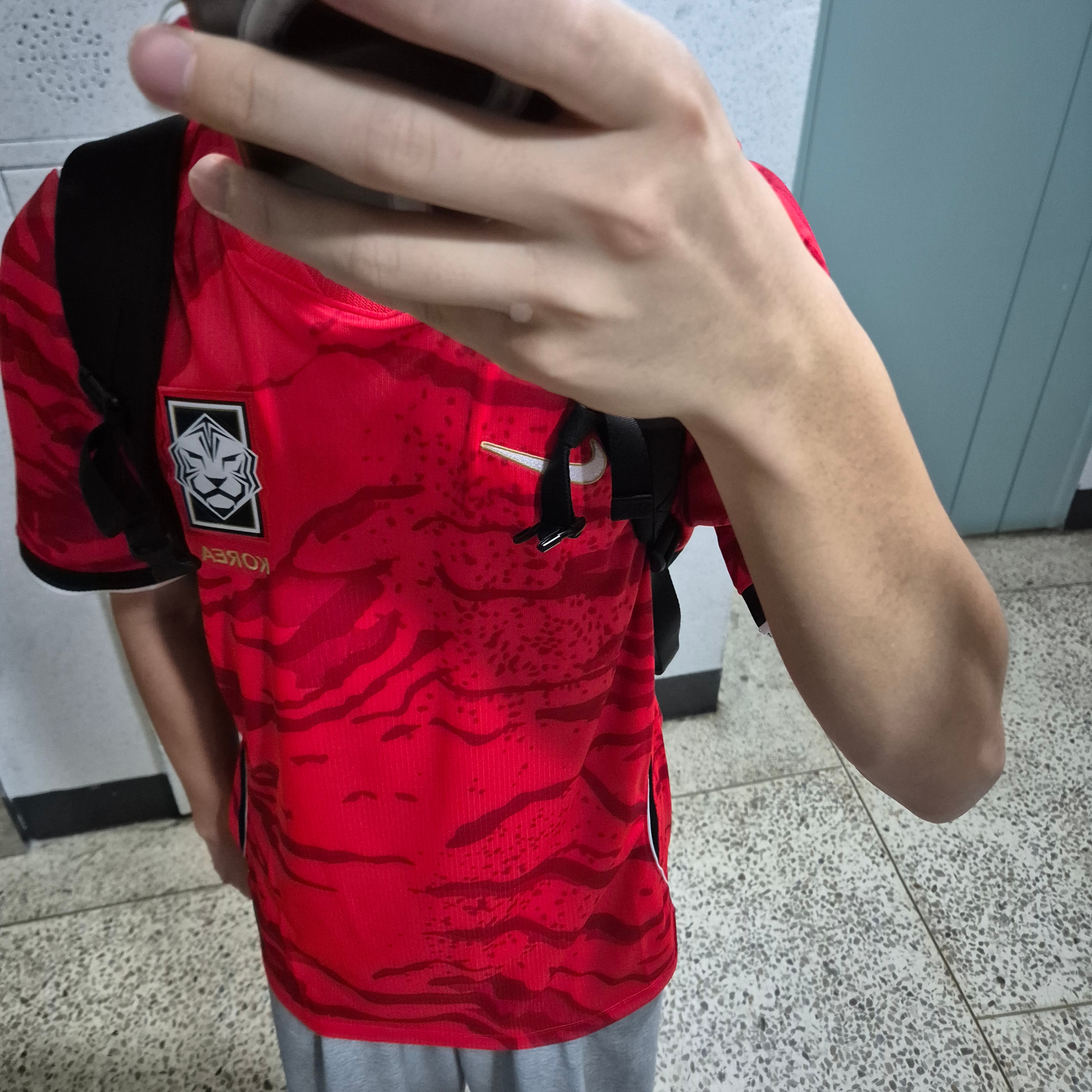Nike Korea 2026 Stadium Home Dri-Fit Soccer Replica Jersey Global Red Black (Non Marking Ver.) 착용 스타일