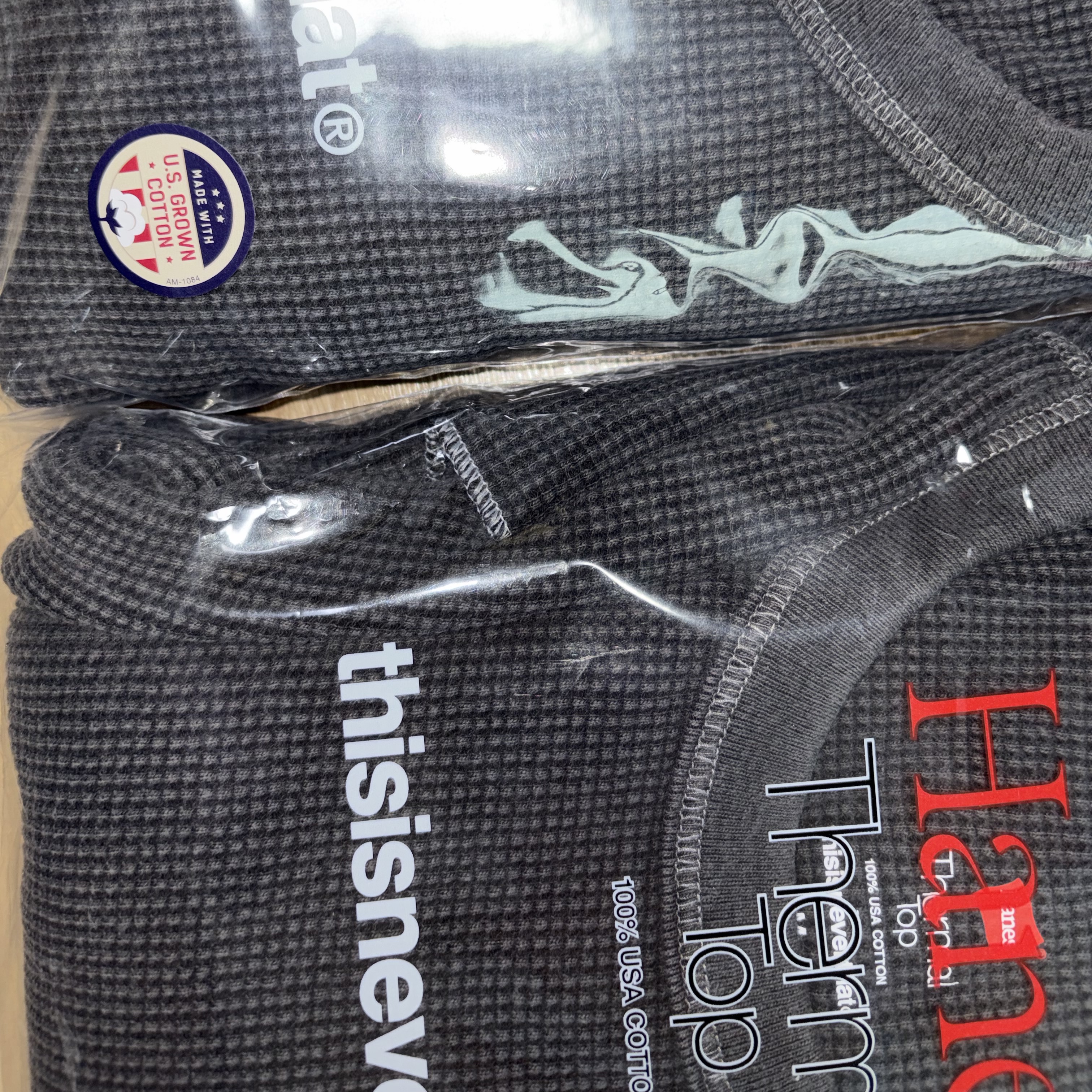 Thisisneverthat x Hanes Thermal Top Charcoal 착용 스타일