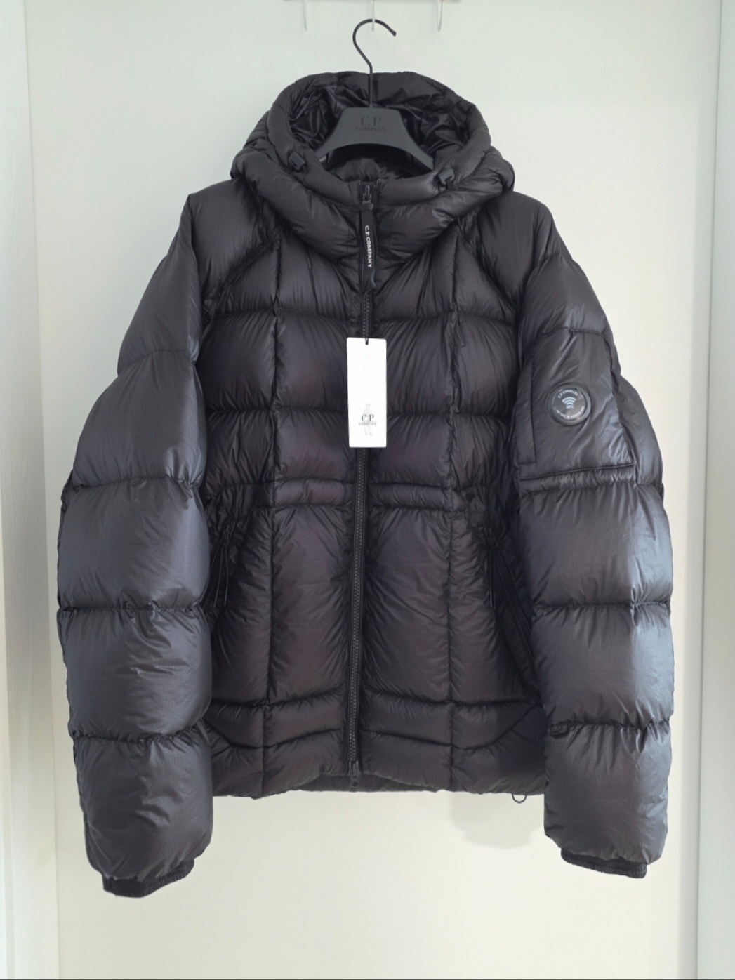 C.P. Company D.D. Shell Hooded Down Jacket Black - 25FW 착용 스타일