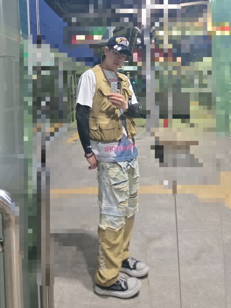 Supreme x The North Face Cargo Vest Gold - 20SS, Supreme x The North Face Belted Cargo Pants Gold - 20SS 착용 스타일 - 2