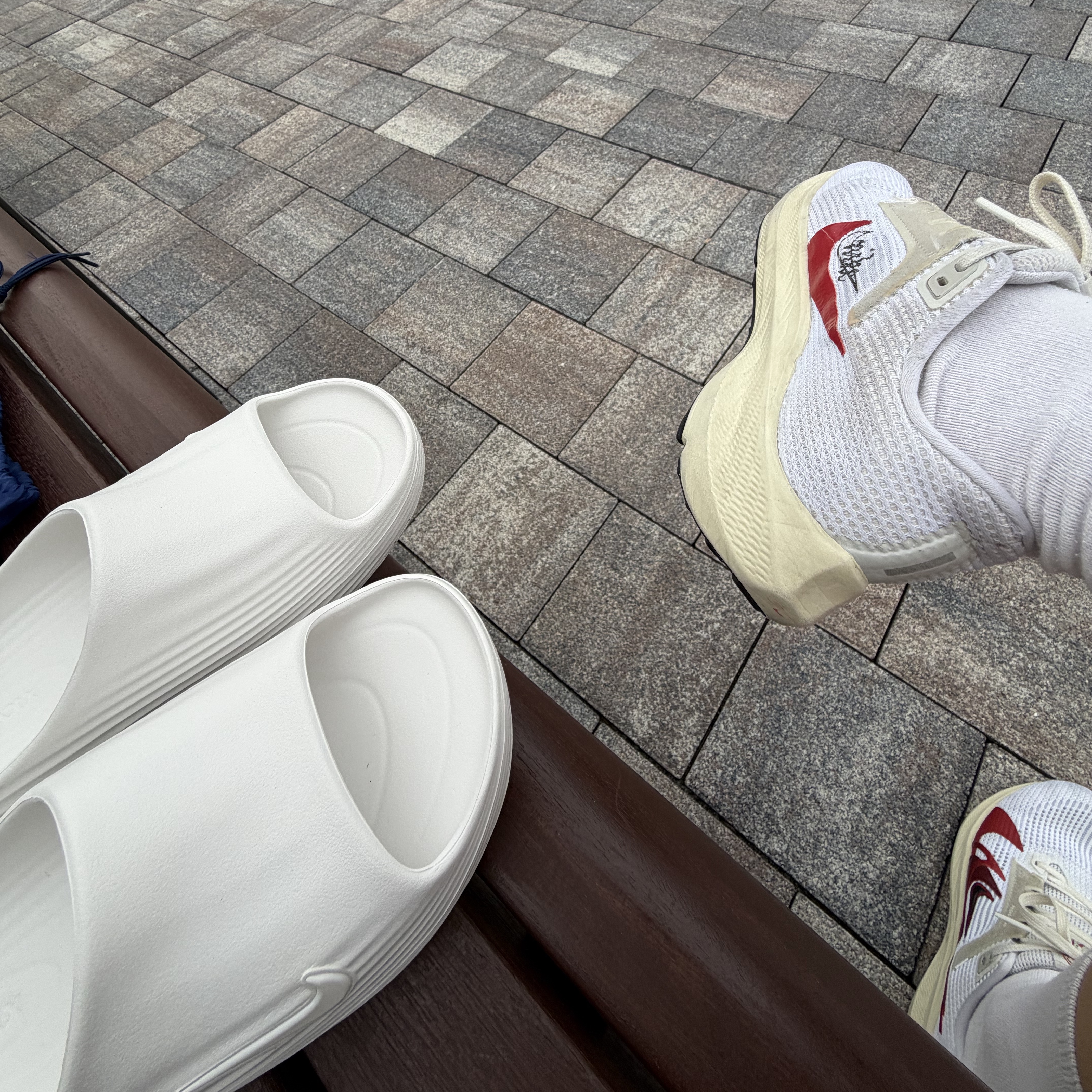 (W) Nike ReactX Rejuven8 Slide Sail 착용 스타일