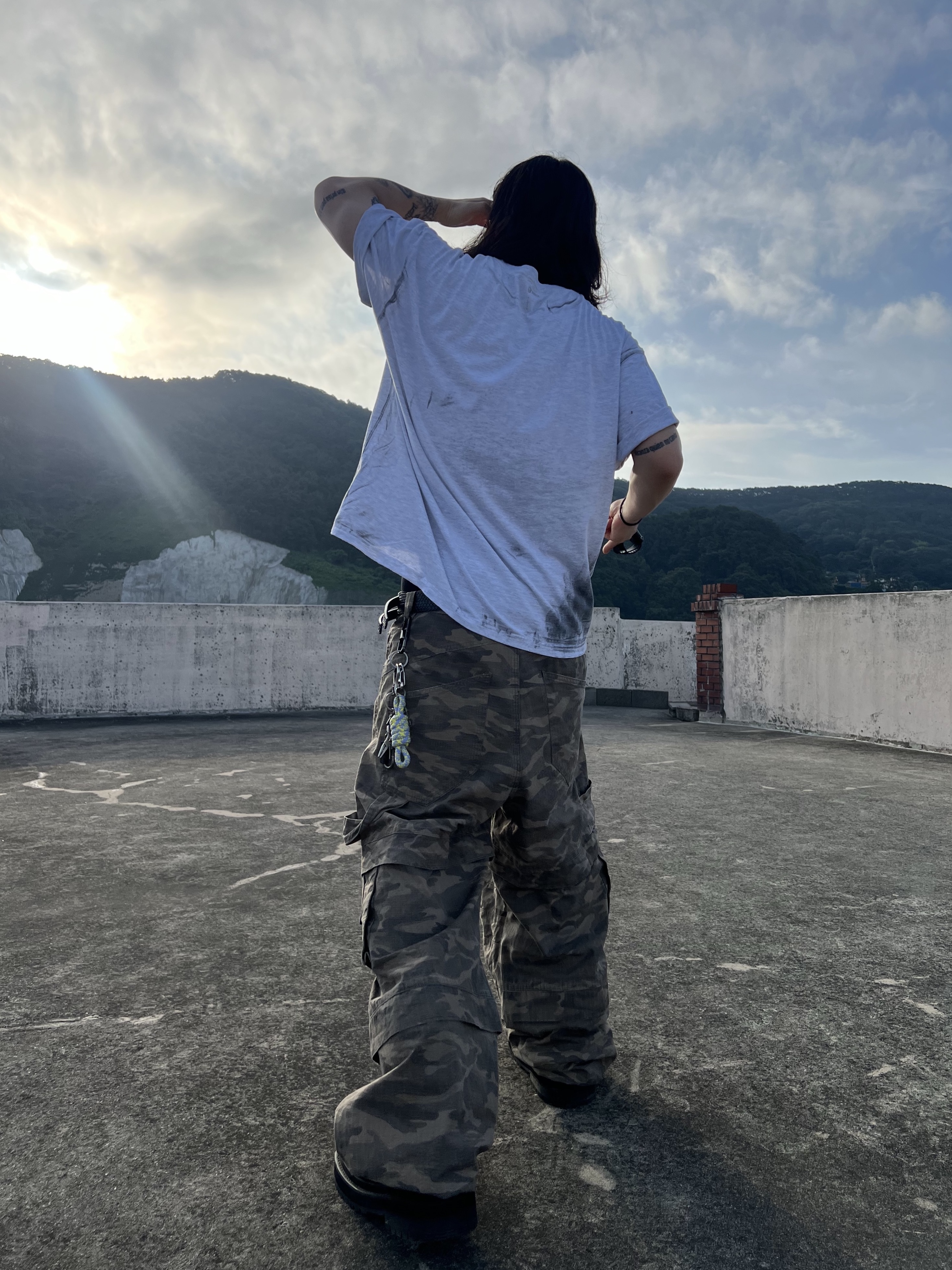 Epr. Layer Double Strap Belt, [KREAM Exclusive] Kamien Titan Baggy Pants Kream Camo 착용 스타일 - 9