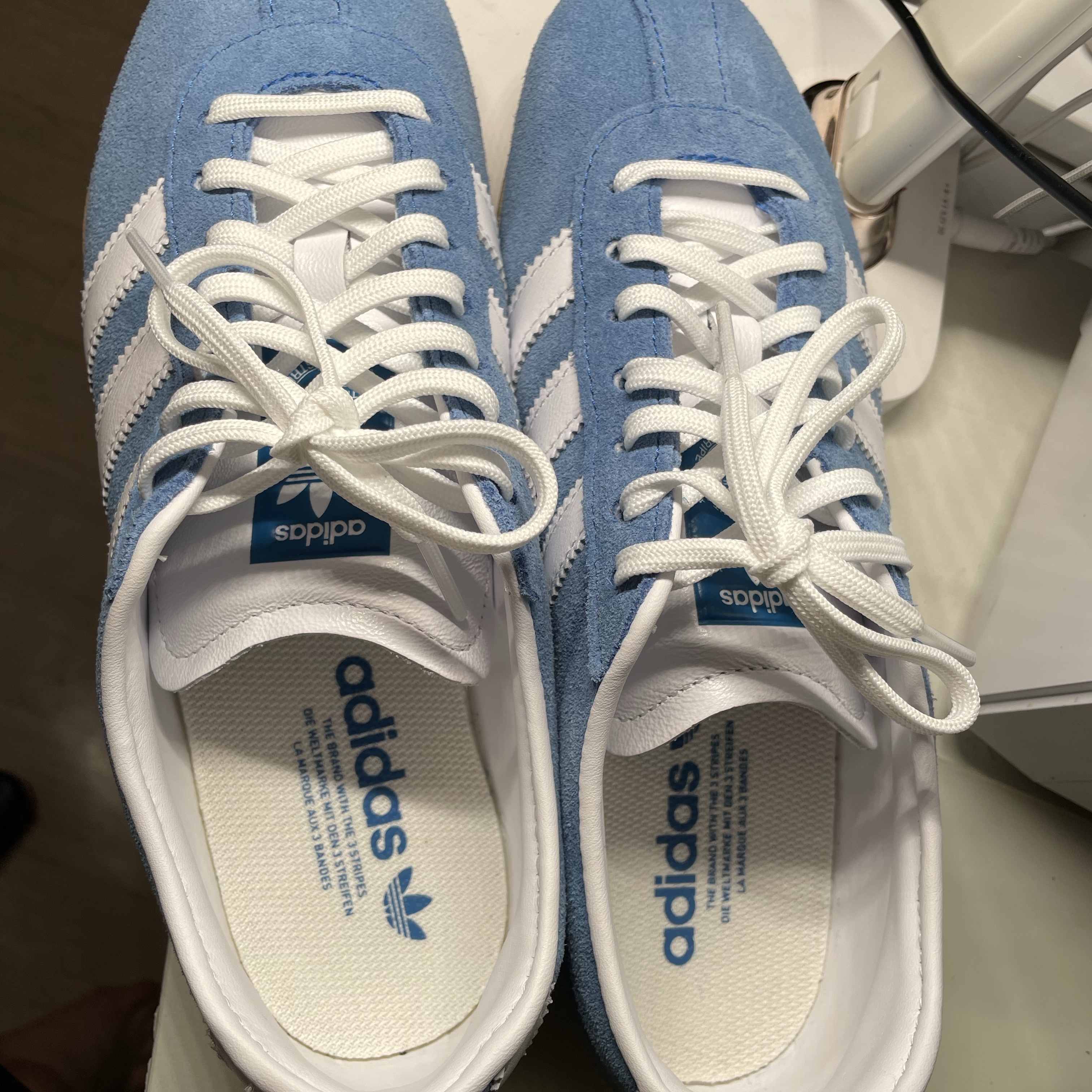 (W) Adidas Tokyo Blue Bird Cloud White 착용 스타일