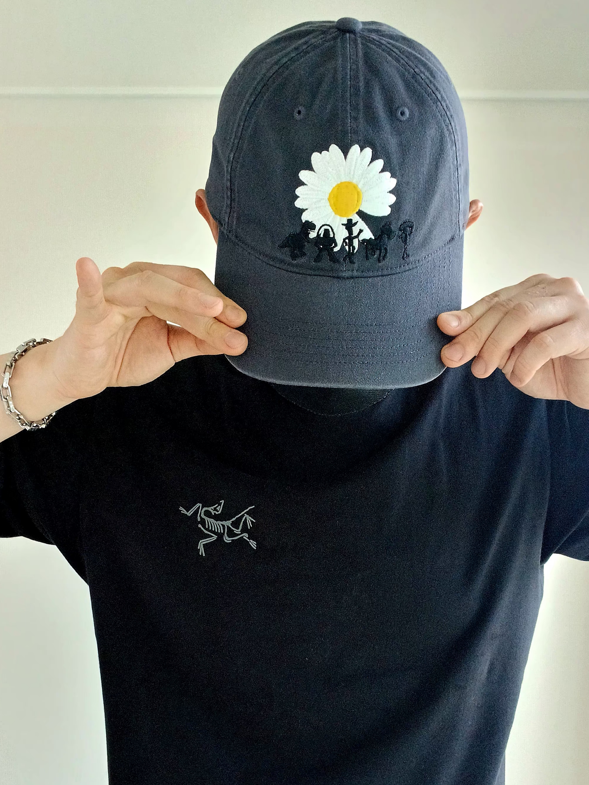Arc'teryx Kragg SL Cotton SS T-Shirt Black, Louis Vuitton Mini Monogram Chain Bracelet Silver Palladium 착용 스타일 - 1