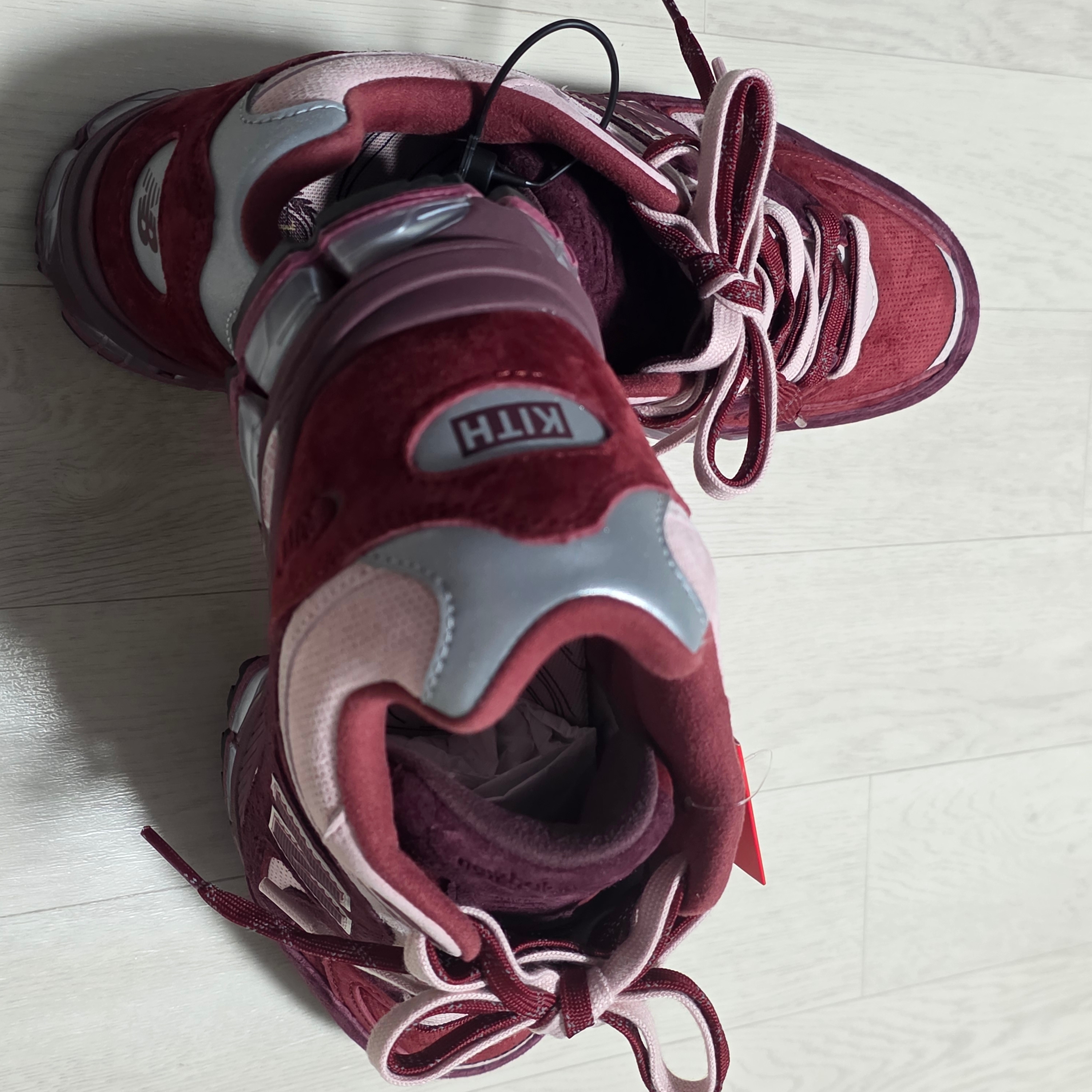 New Balance x Kith Ronnie Fieg 2011 Chocolate Truffle Sepia Rose 착용 스타일 - 3