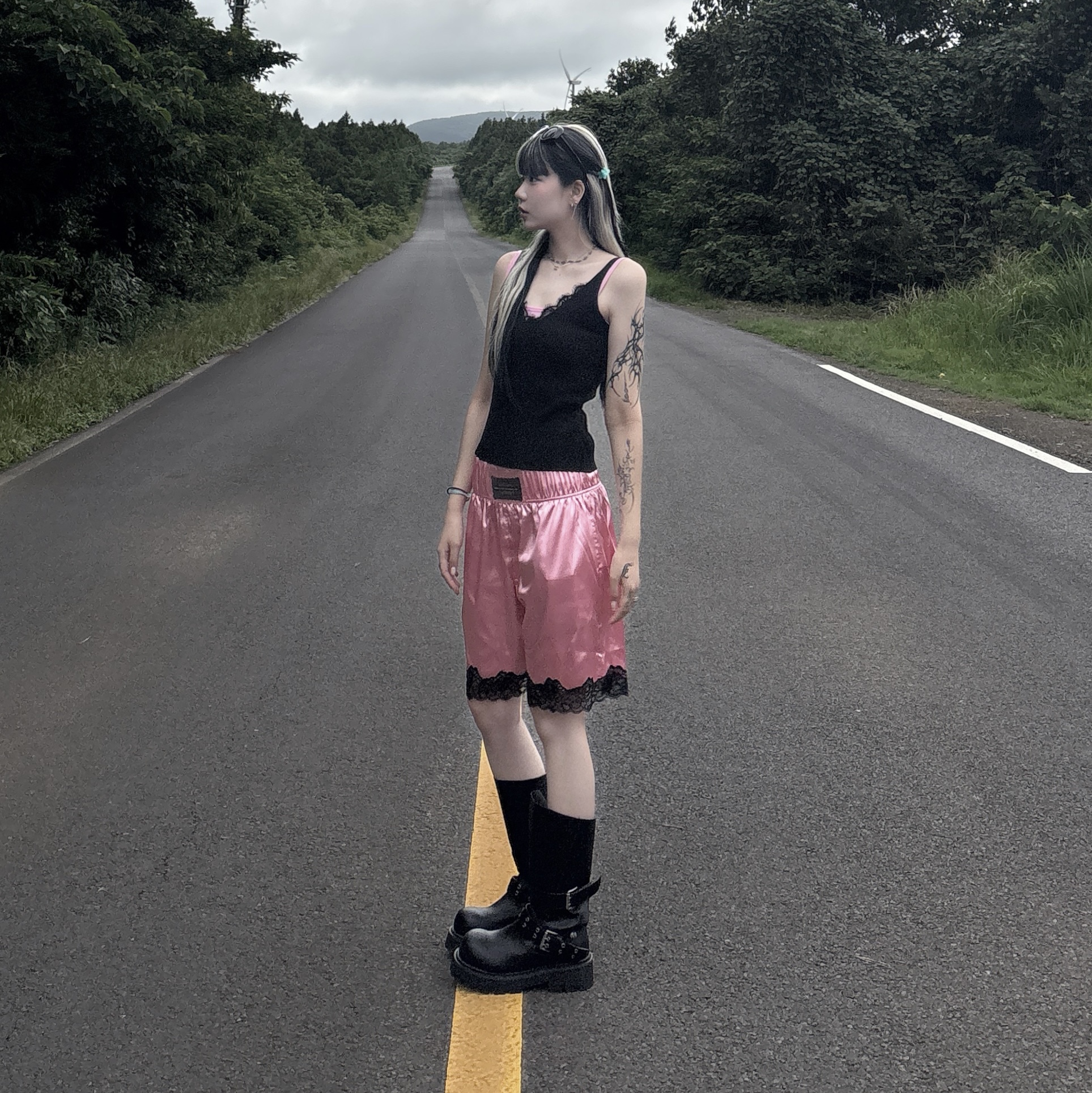 Sculptor Sweet Kitty Tank Top Acid Pink 착용 스타일 - 4