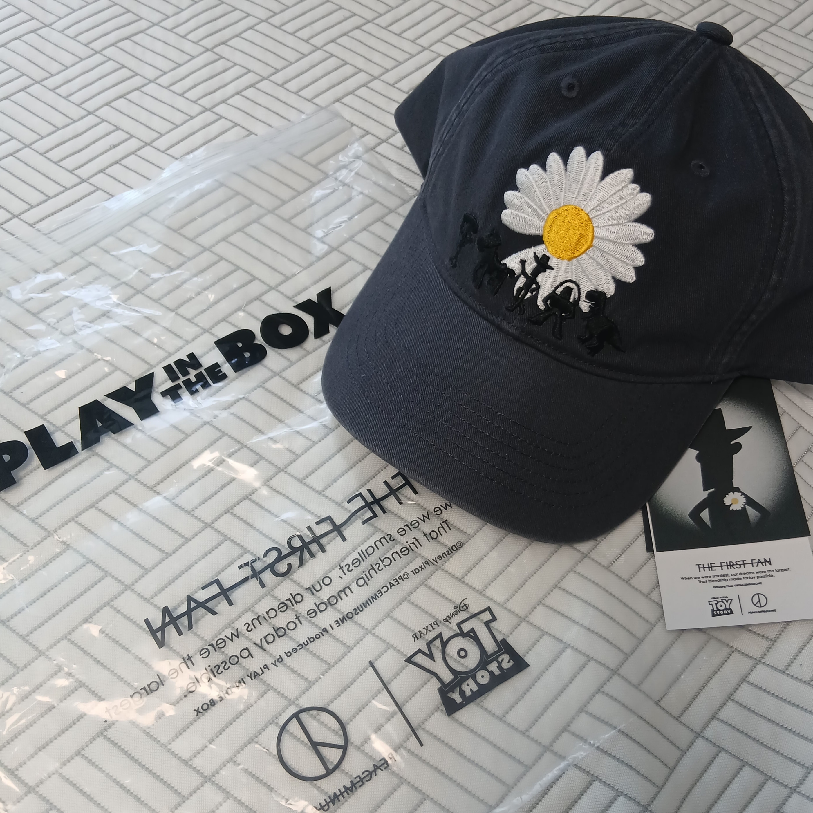 Peaceminusone x Toy Story The First Fan Cap 01 Dark Grey 착용 스타일 - 5