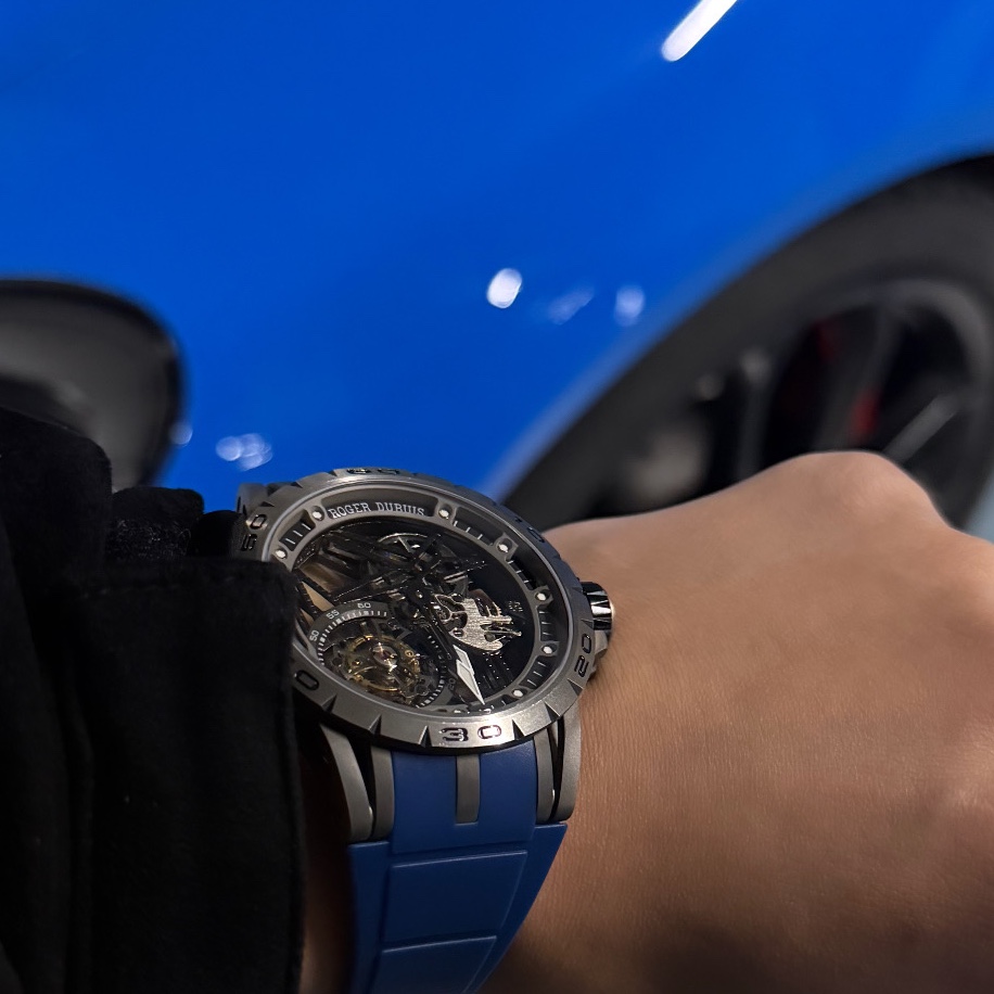 Roger Dubuis Excalibur Spider 45-DBEX0830 Skeleton Dot 착용 스타일 - 1