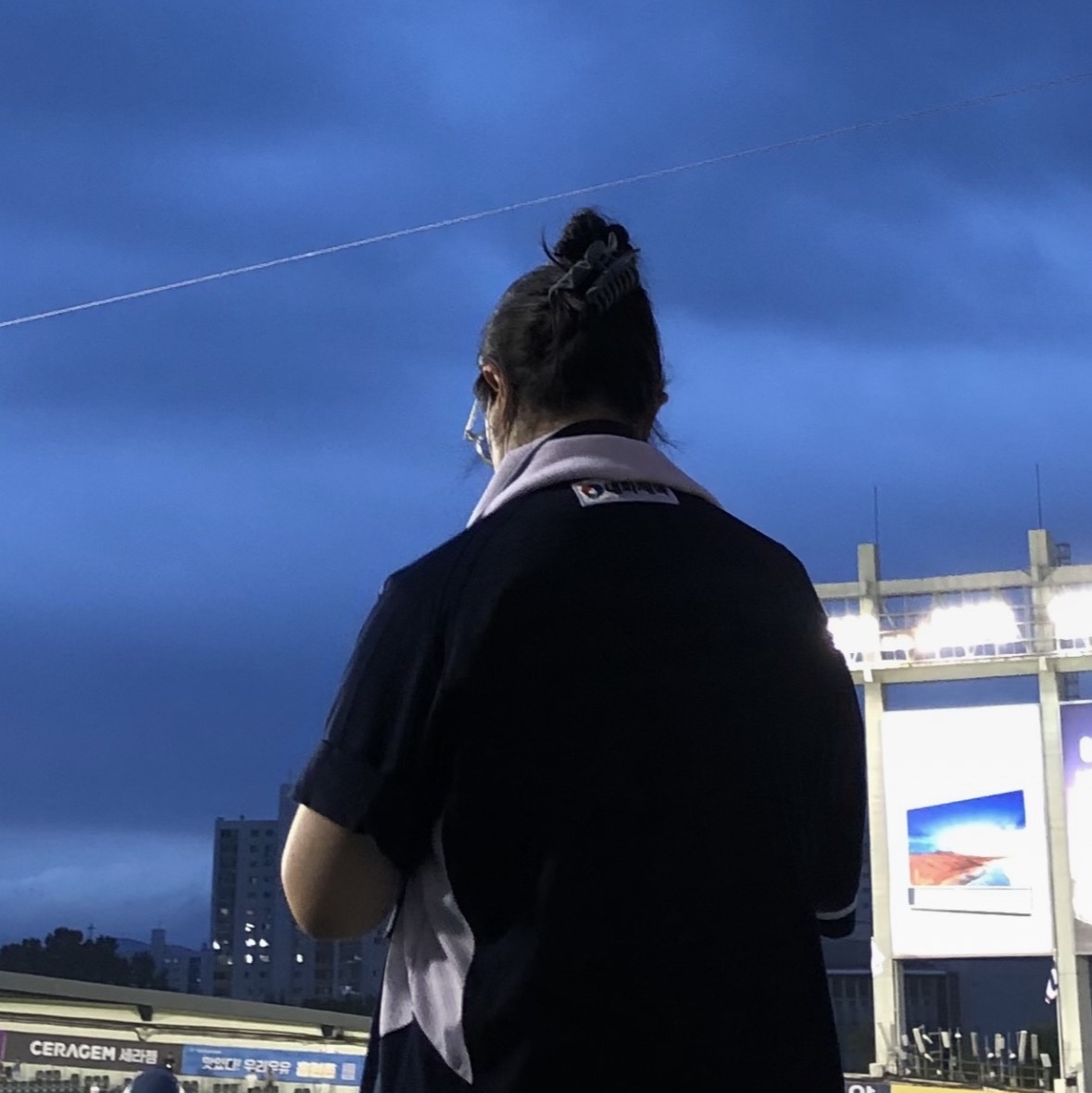 Doosan Bears x Adidas 2025 Authentic Seoul Uniform Navy (Non Marking Ver.) - KR Sizing 착용 스타일