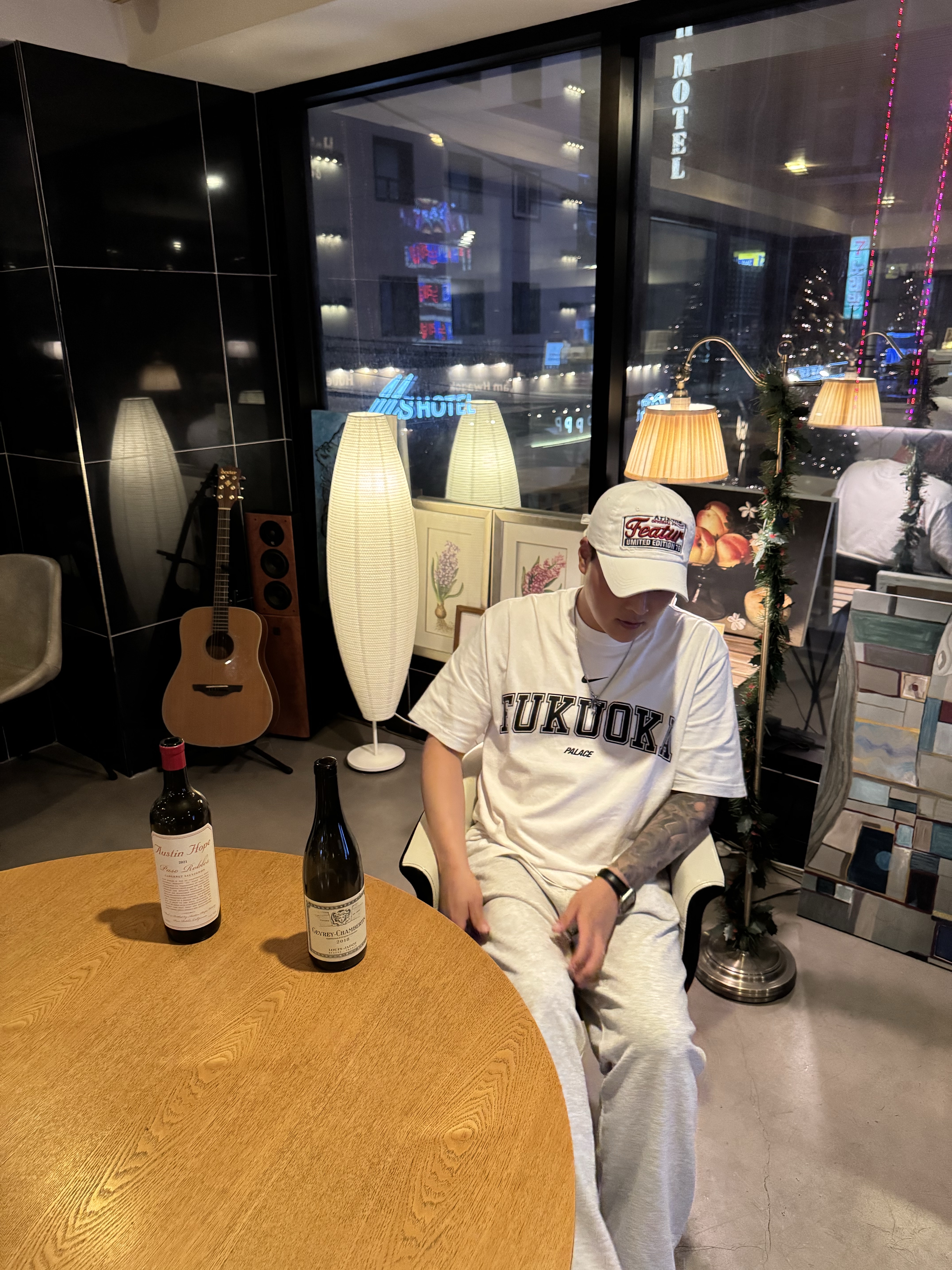 Palace x Nike Shop T-Shirt Fukuoka White - 26SS, Jordan 1 Retro Low OG Chicago 착용 스타일 - 7