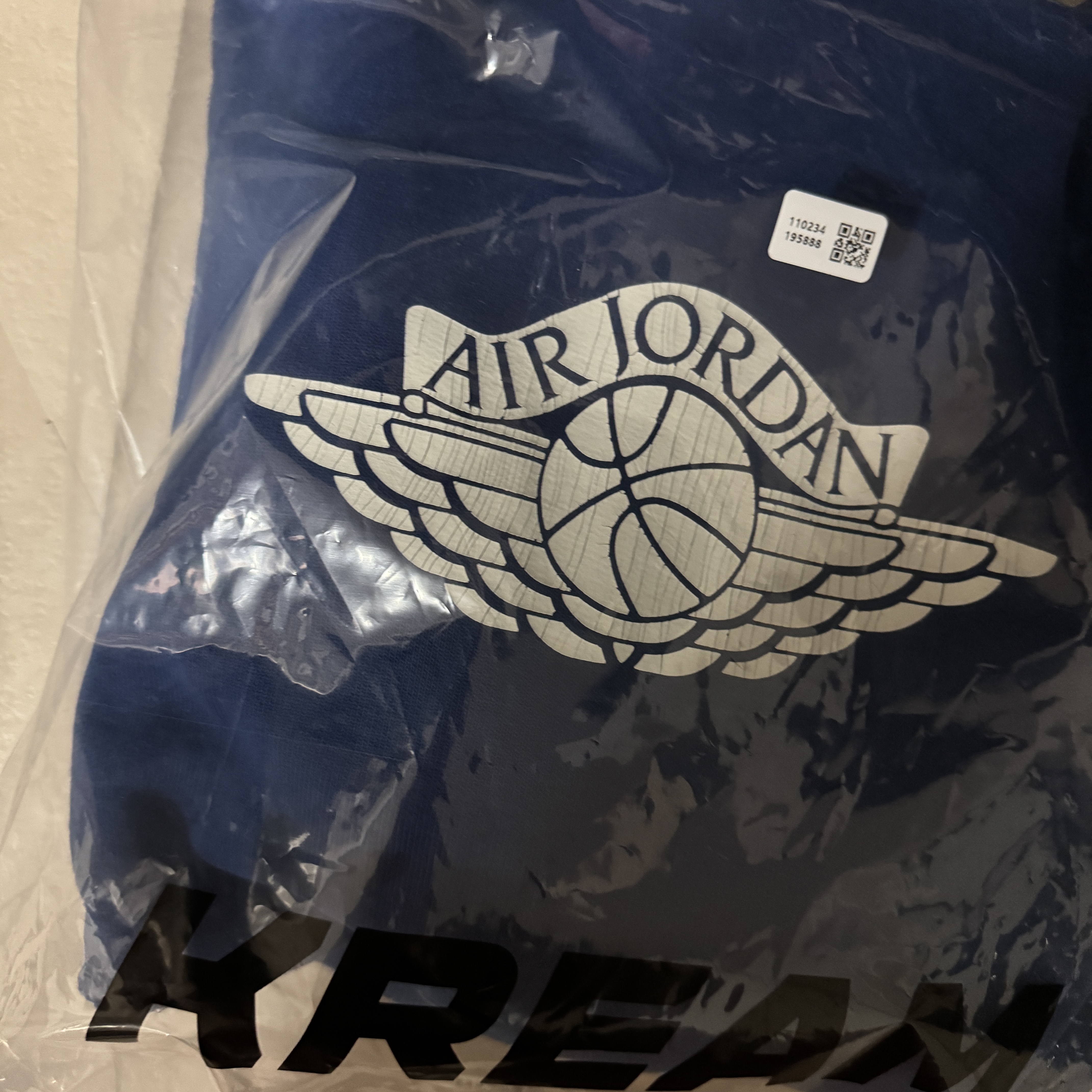 Jordan Rare Air Fleece Pullover Hoodie Deep Royal (IB3003-485) 착용 스타일