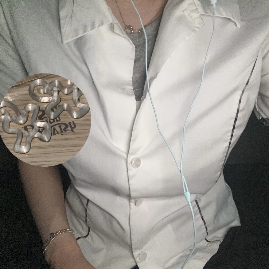 [KREAM 단독] CAVISH × Ha Hyun Sang Star Wired Earphones Blue (USB-C) 착용 스타일