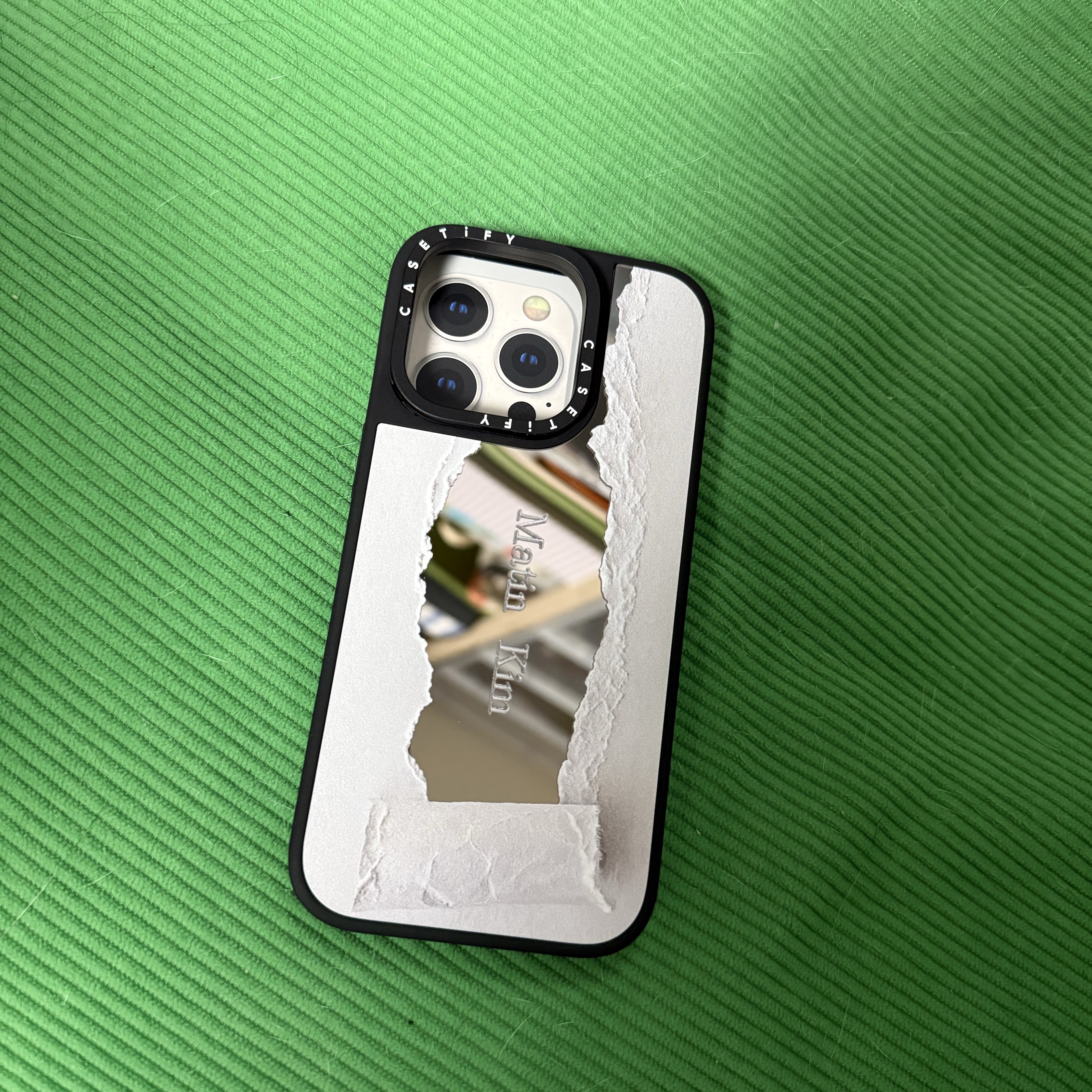 Castify x Matin Kim iPhone Paper Magsafe Compatible Mirror Case Silver Mirror Black Bumper 착용 스타일