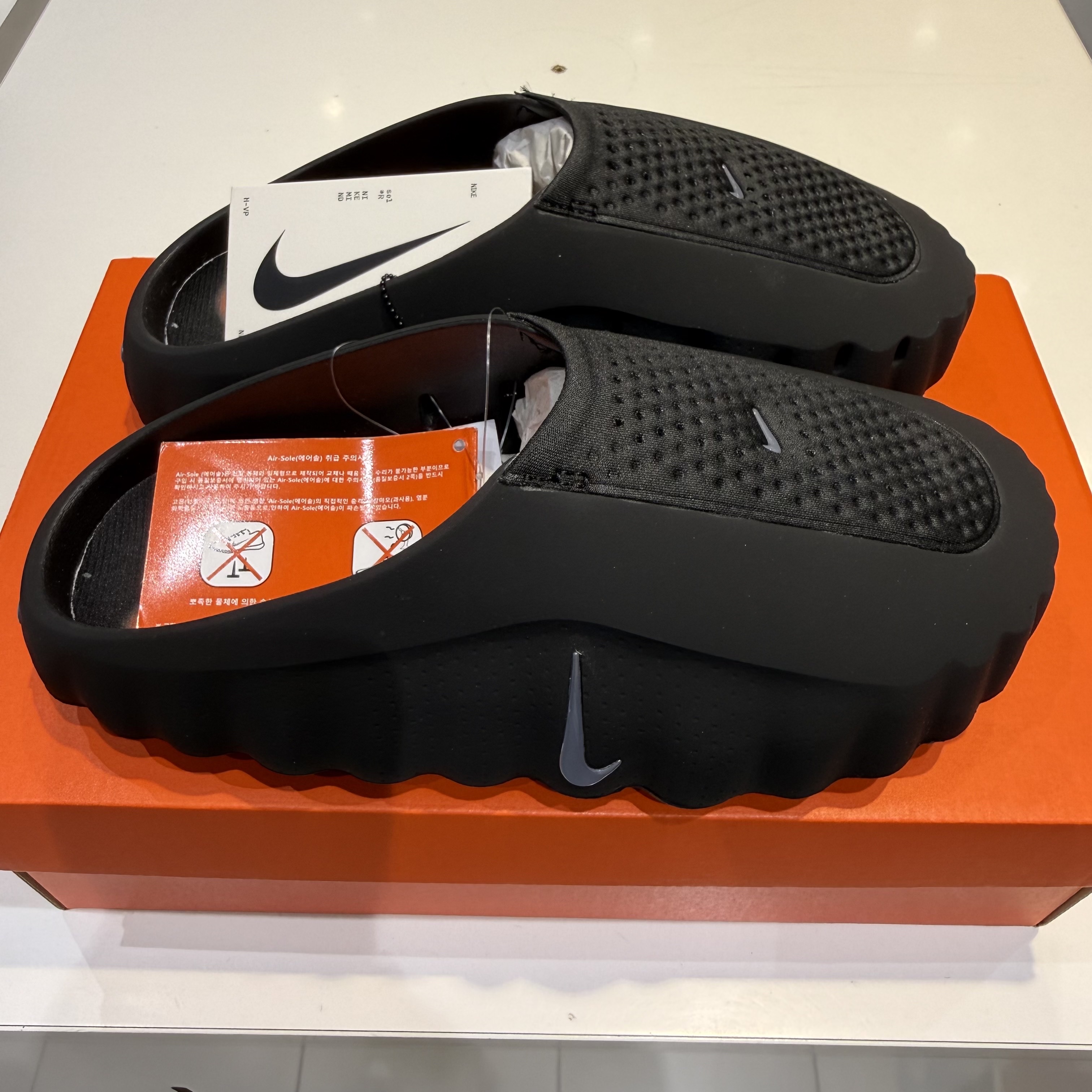 Nike Mind 001 Black Chrome 착용 스타일 - 4