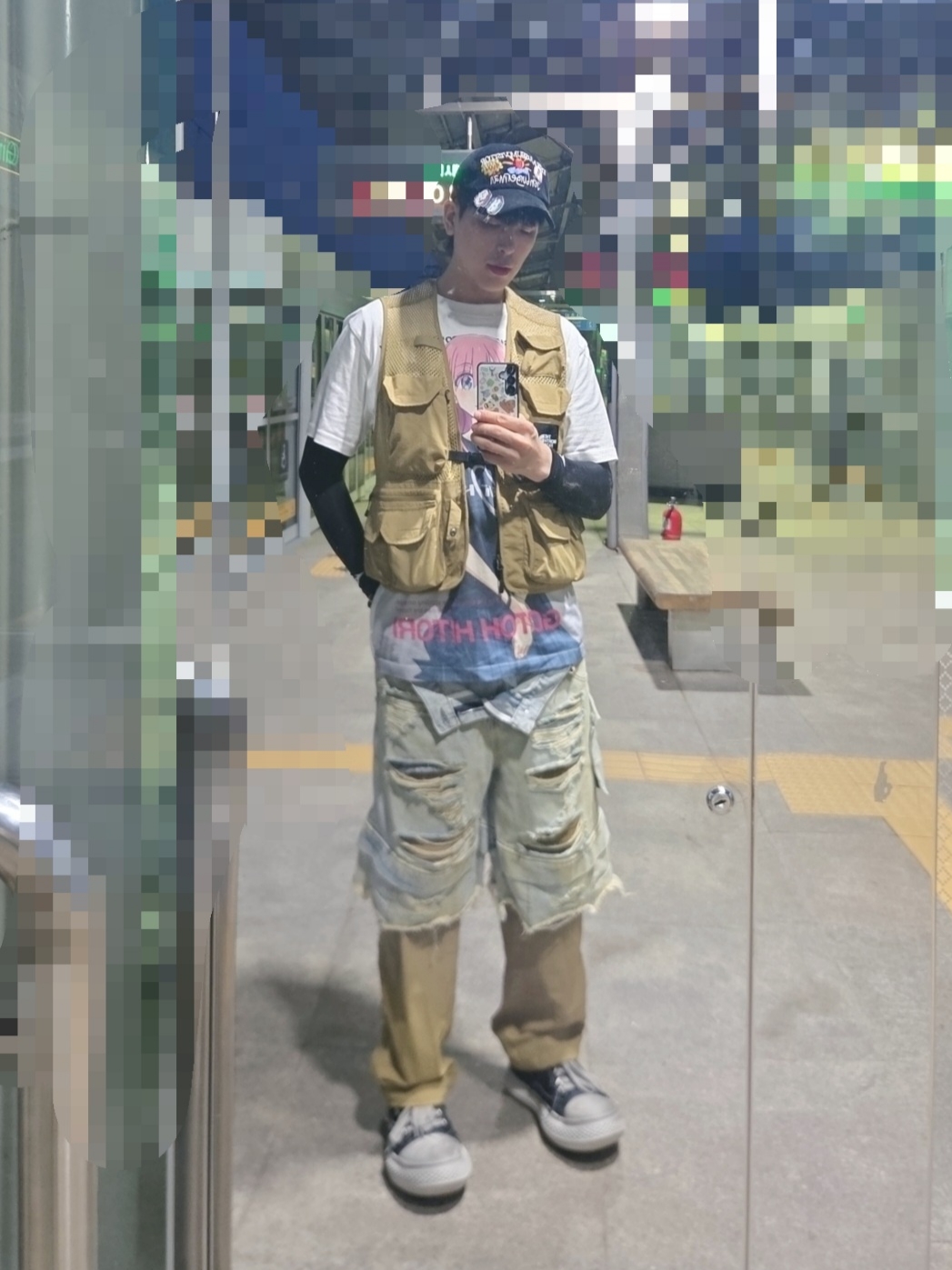 Supreme x The North Face Cargo Vest Gold - 20SS, Supreme x The North Face Belted Cargo Pants Gold - 20SS 착용 스타일 - 1