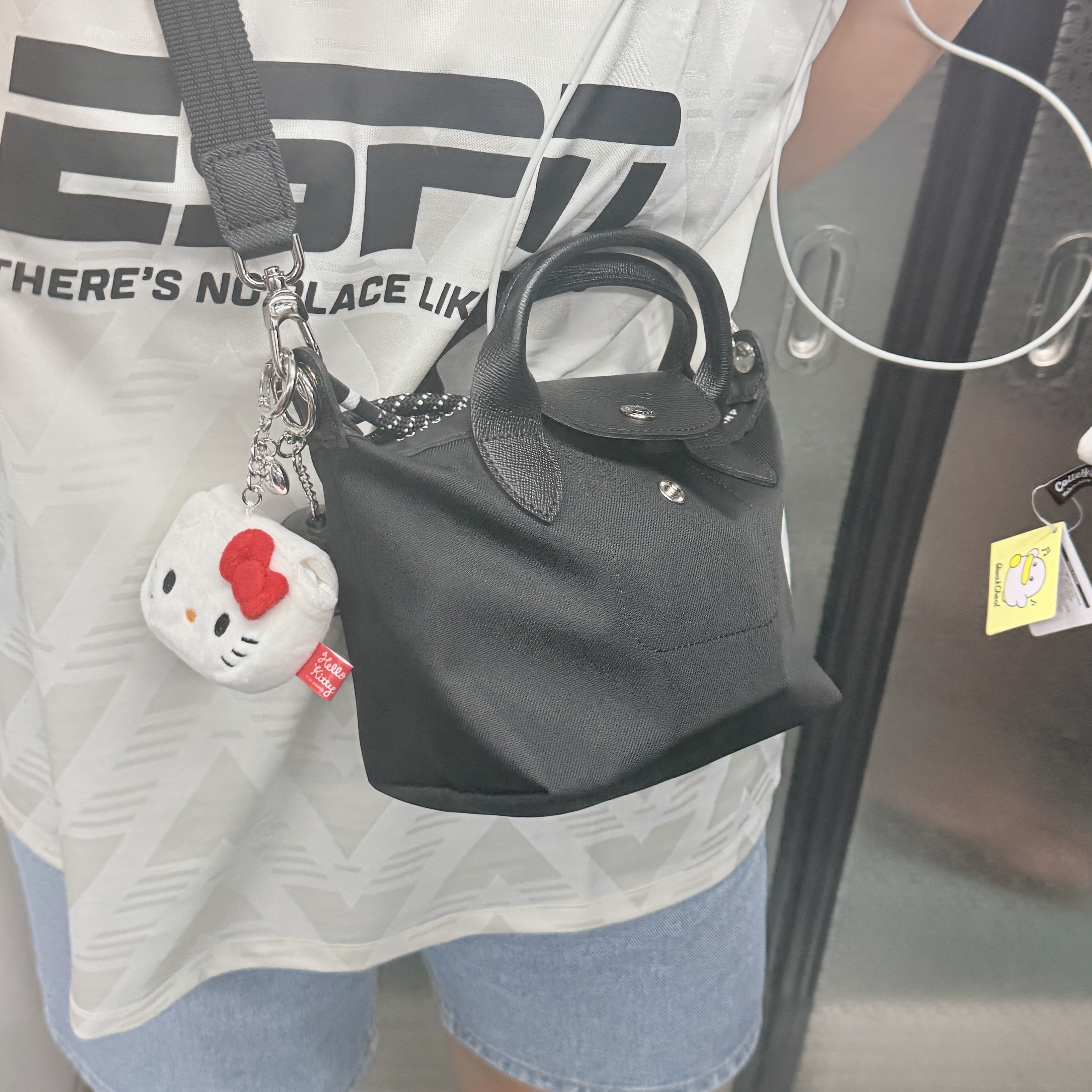 Longchamp Le Pliage Energy Top Handle Bag XS Black 착용 스타일