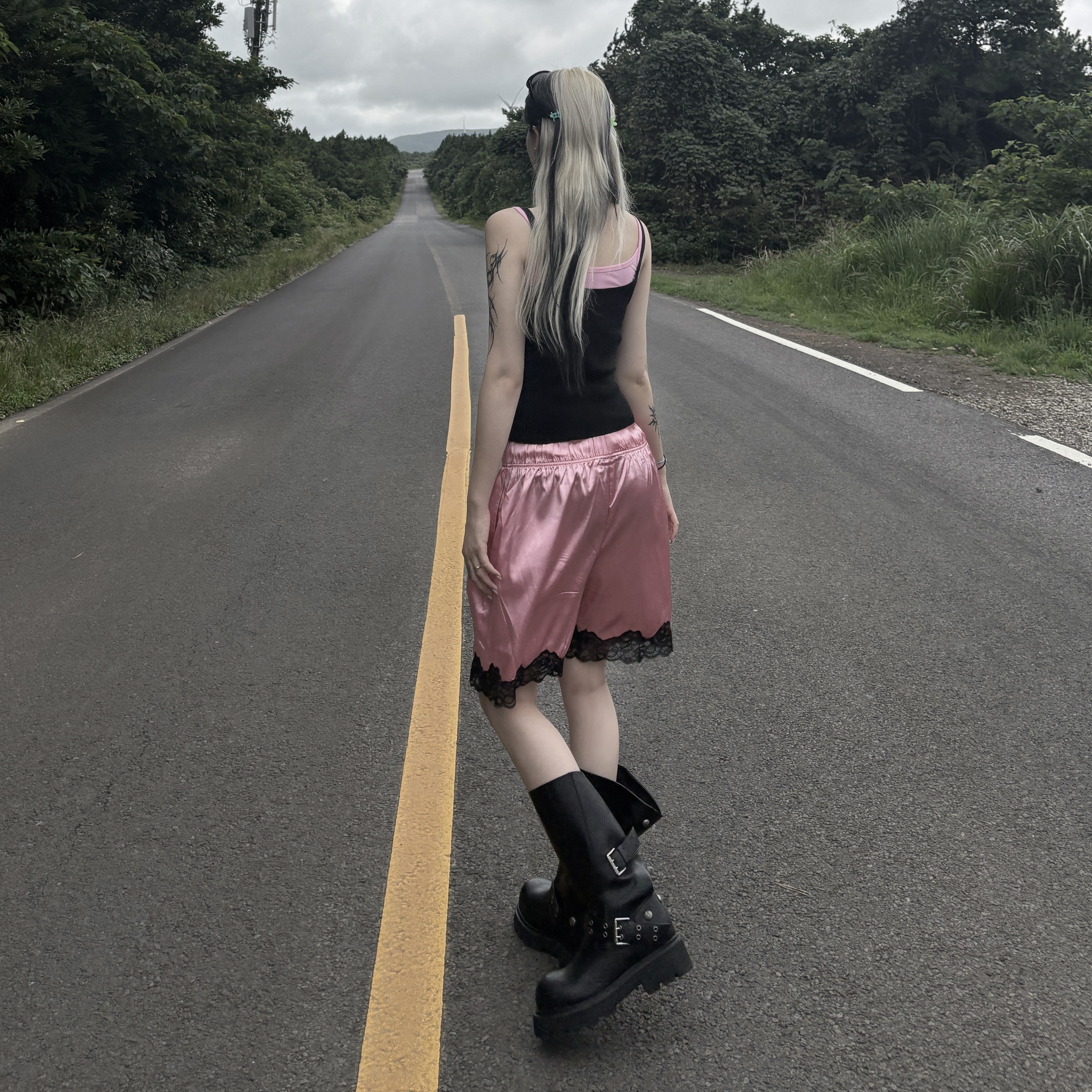Sculptor Sweet Kitty Tank Top Acid Pink 착용 스타일 - 7