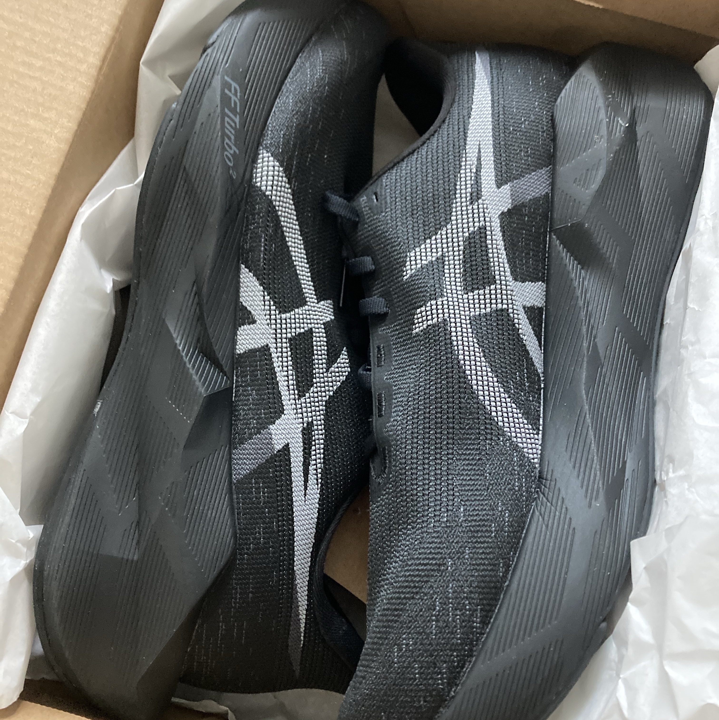 Asics Novablast 6 Black 착용 스타일