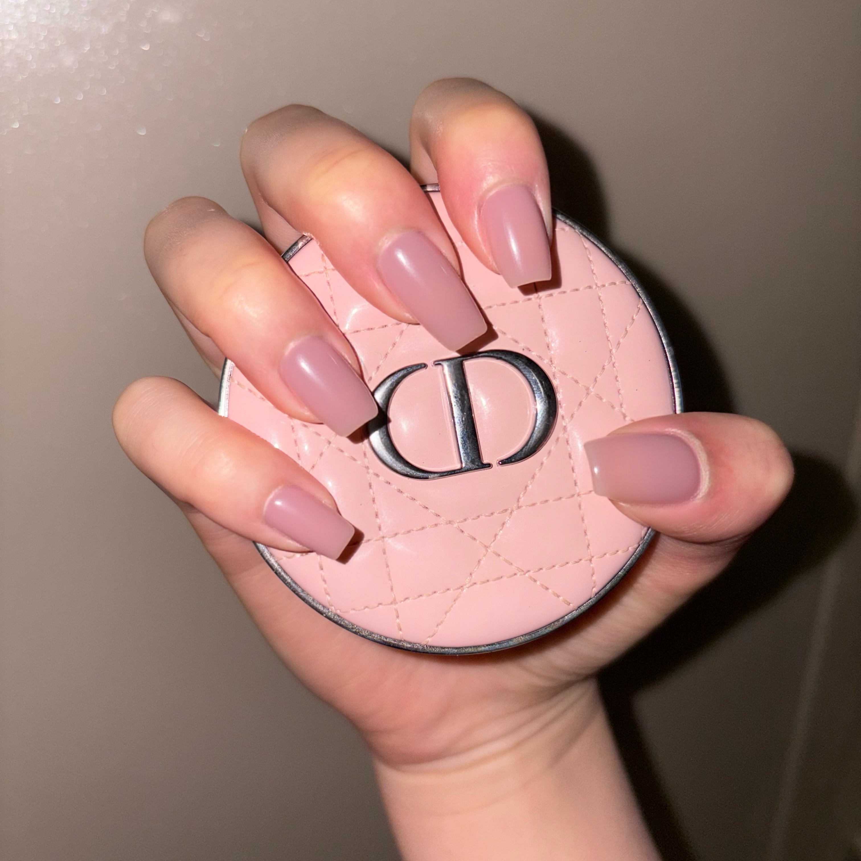 Dior Forever Hydra Glow Mesh Cushion Pink Vinyl Cannage 2N Neutral 착용 스타일